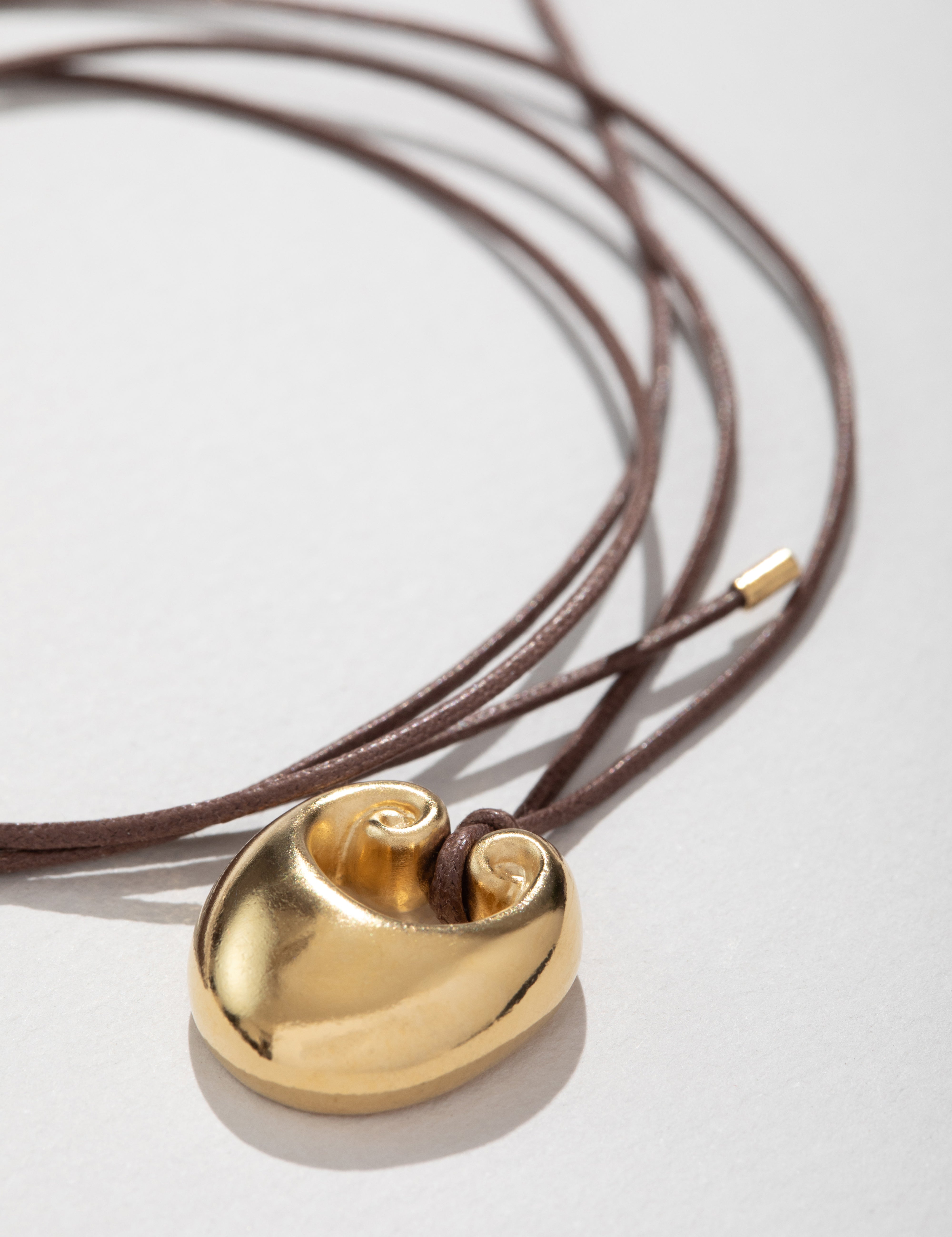 louise-damas-collier-le-bomb image 8