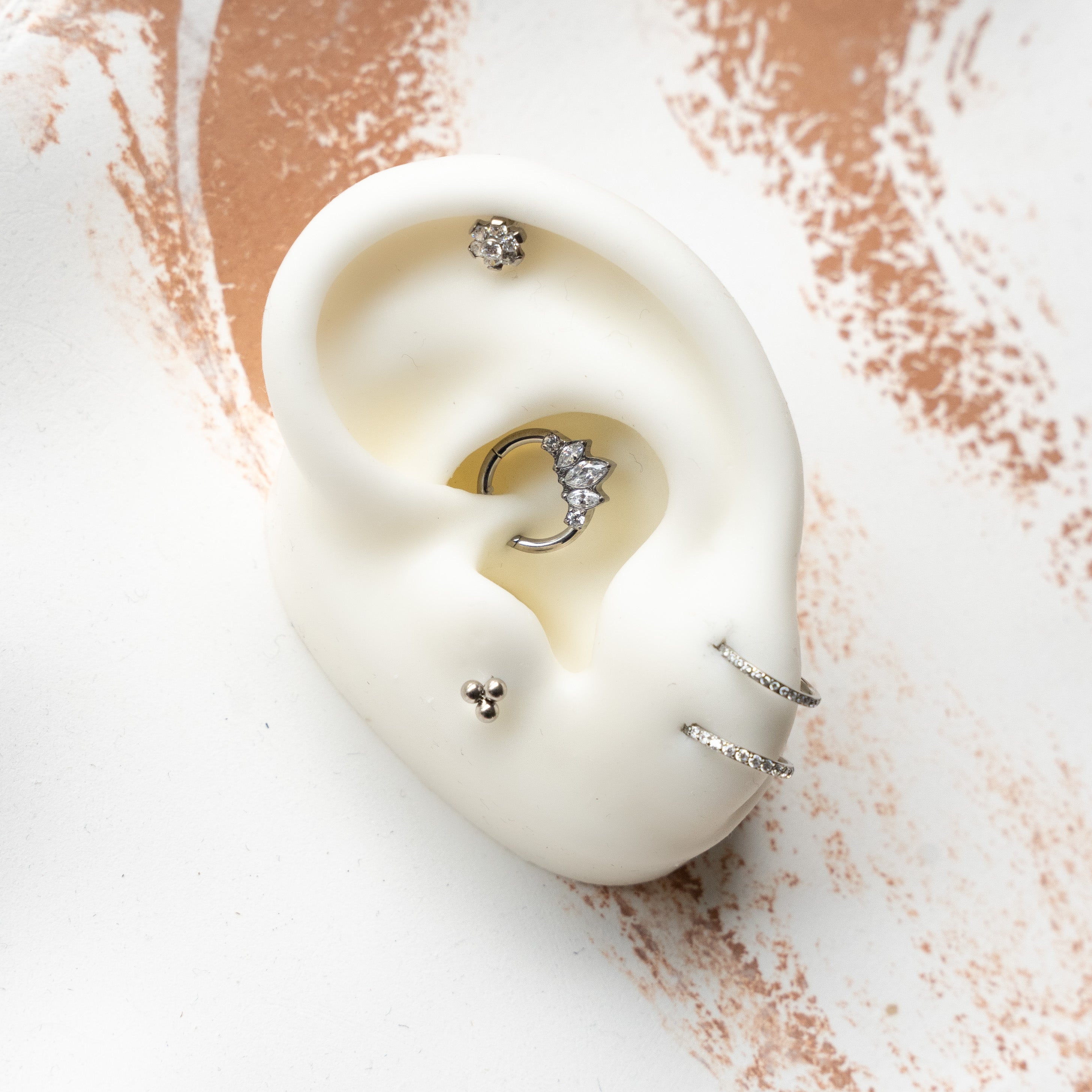 obsidian-piercing-flora-zircon-embout-fleur-p-tales-cristal-titane image 4