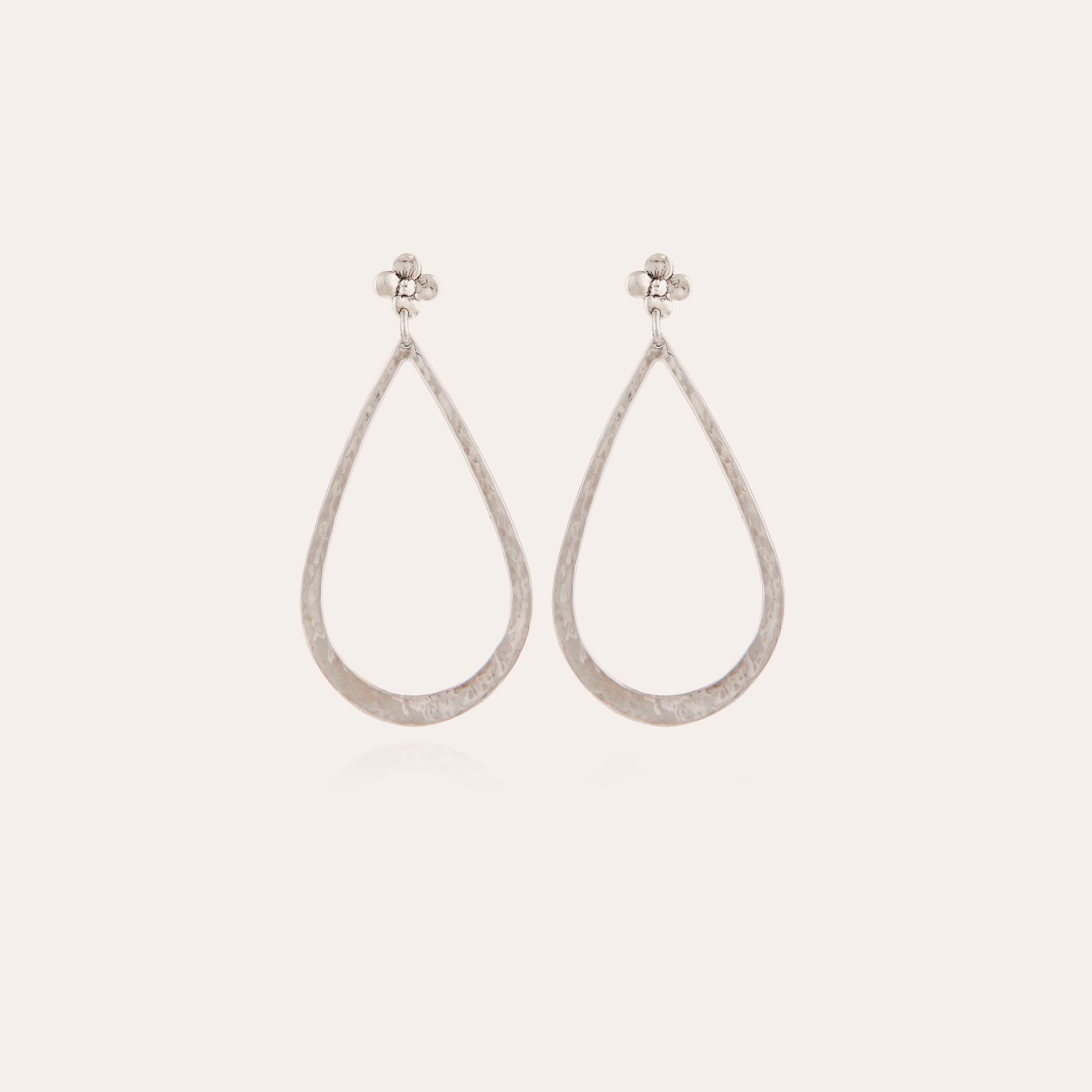 gas-bijoux-boucles-d-oreilles-bibi-mini-goutte-martel-e-la-main-finition-argent- image 1
