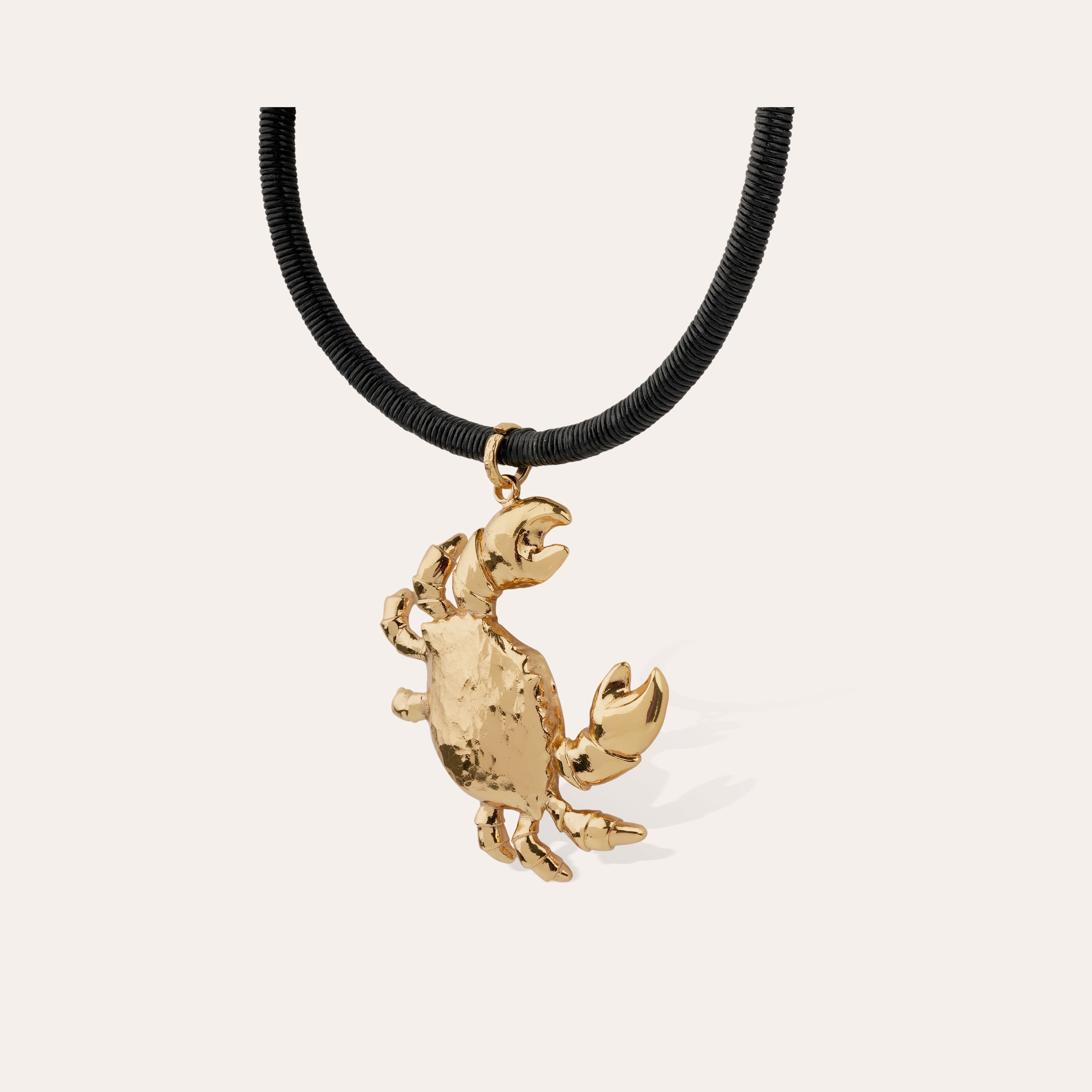 gas-bijoux-collier-sari-krabe-cuir-torque-dor-l-or-fin-avec-pendentif-crabe-scul image 3
