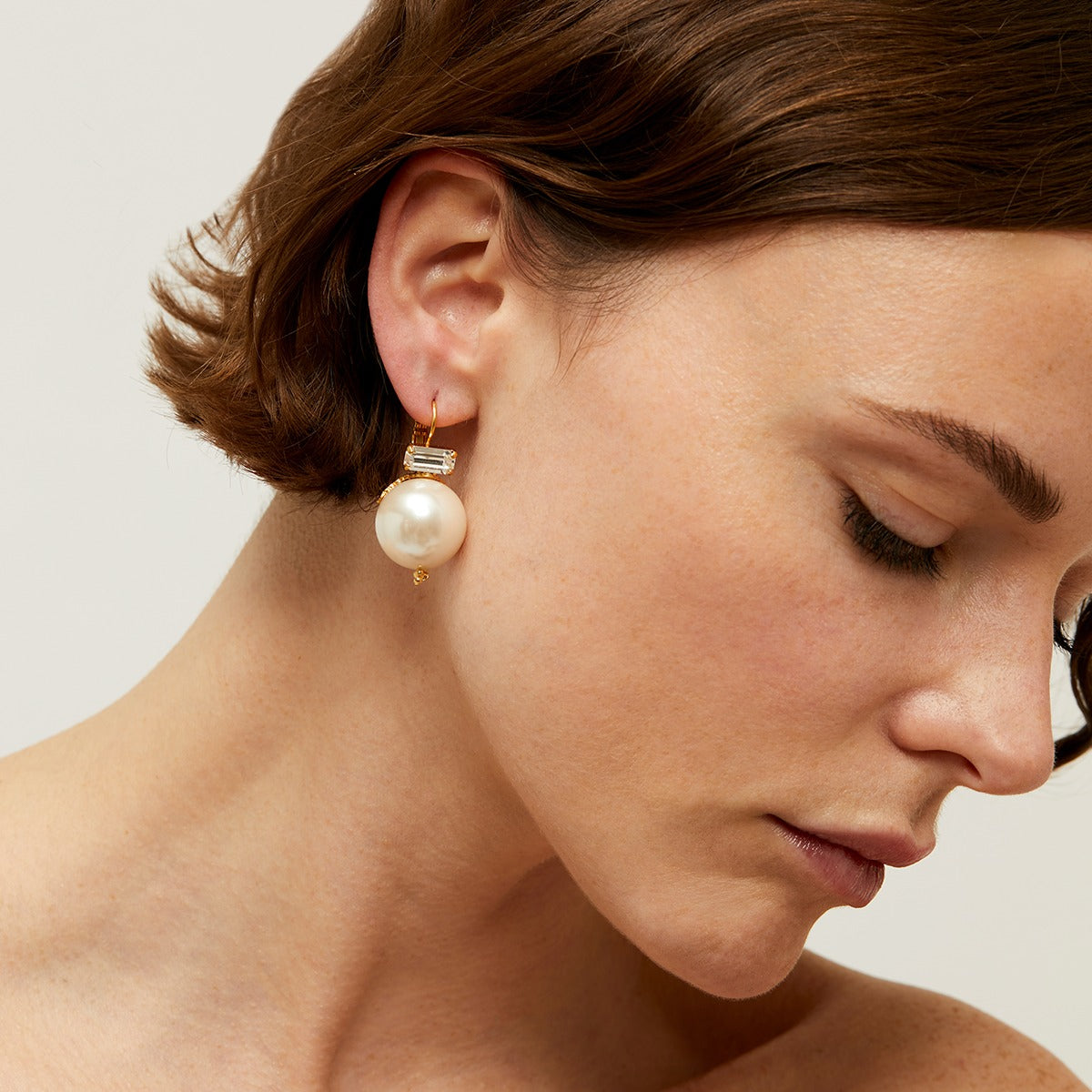 gas-bijoux-decalcia-boucles-d-oreilles-dor-es-l-or-fin-r-sine-nacr-e-et-strass image 2