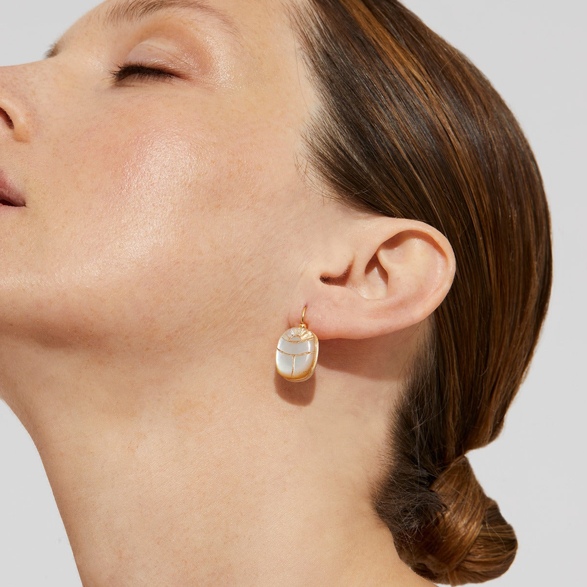 gas-bijoux-boucles-d-oreilles-scaramouche-nacre-blanche image 2