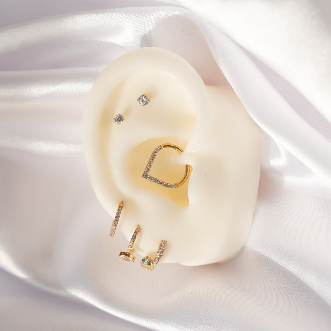 obsidian-piercing-almaak-anneau-clicker-titane-pav-zircons-daith-septum image 4