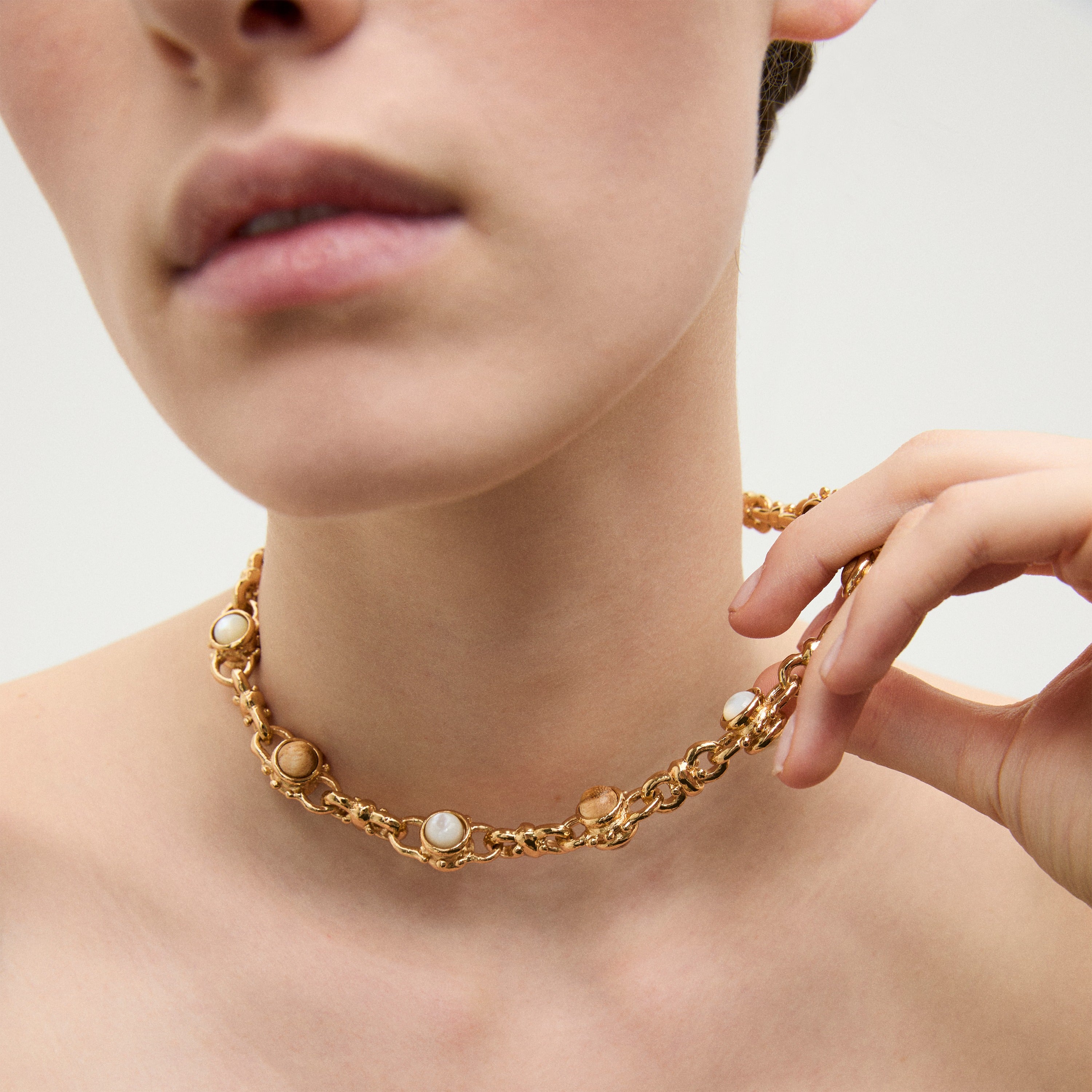 gas-bijoux-collier-amarante-cabochons-multi-dor-nacre-blanche-bois image 3