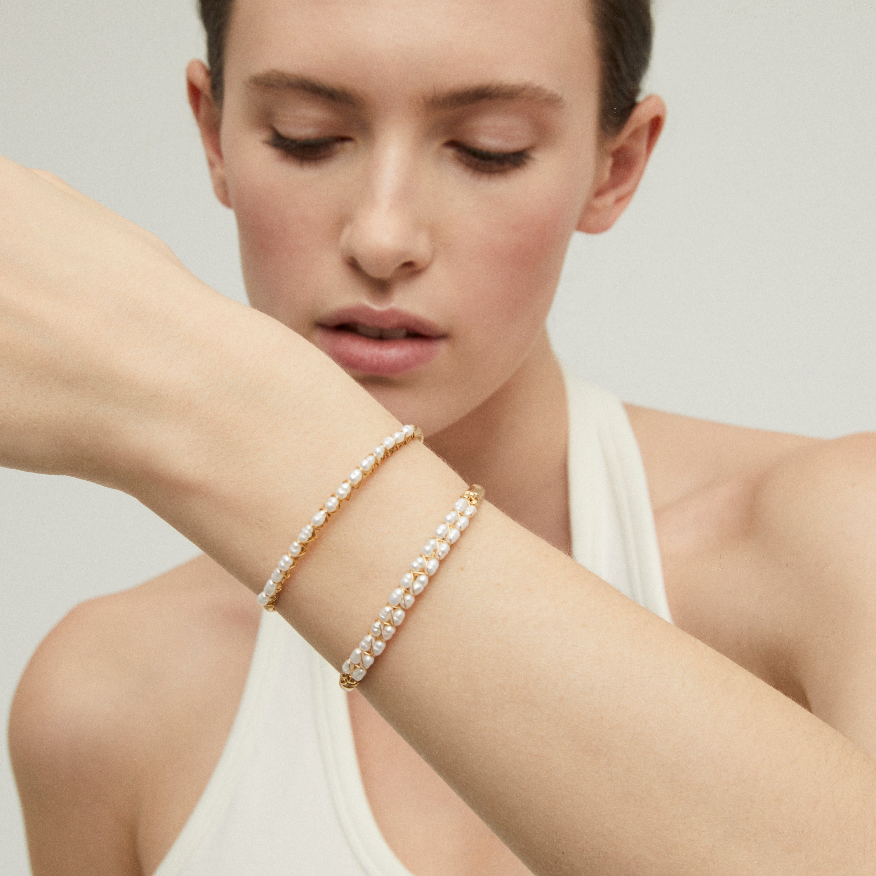 gas-bijoux-bracelet-lyre-jonc-grand-mod-le-dor-nacre-blanche image 2