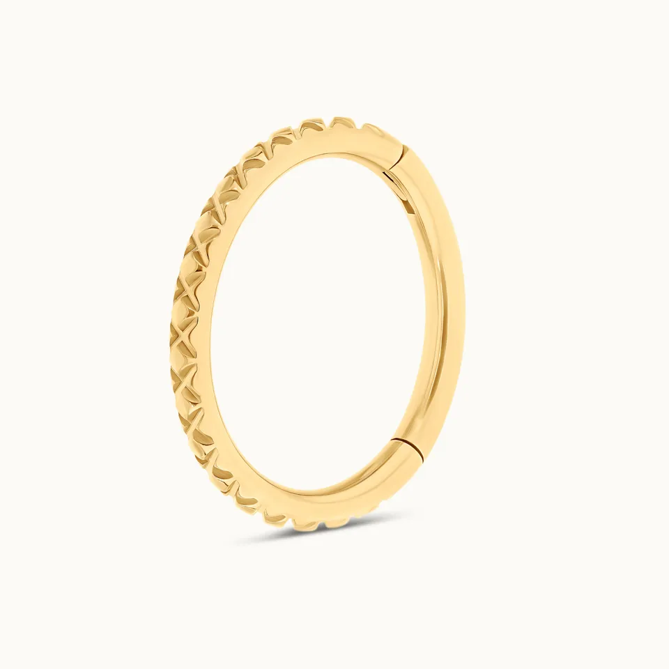 obsidian-piercing-toliman-clicker-titane-motifs-croix-daith-septum image 1