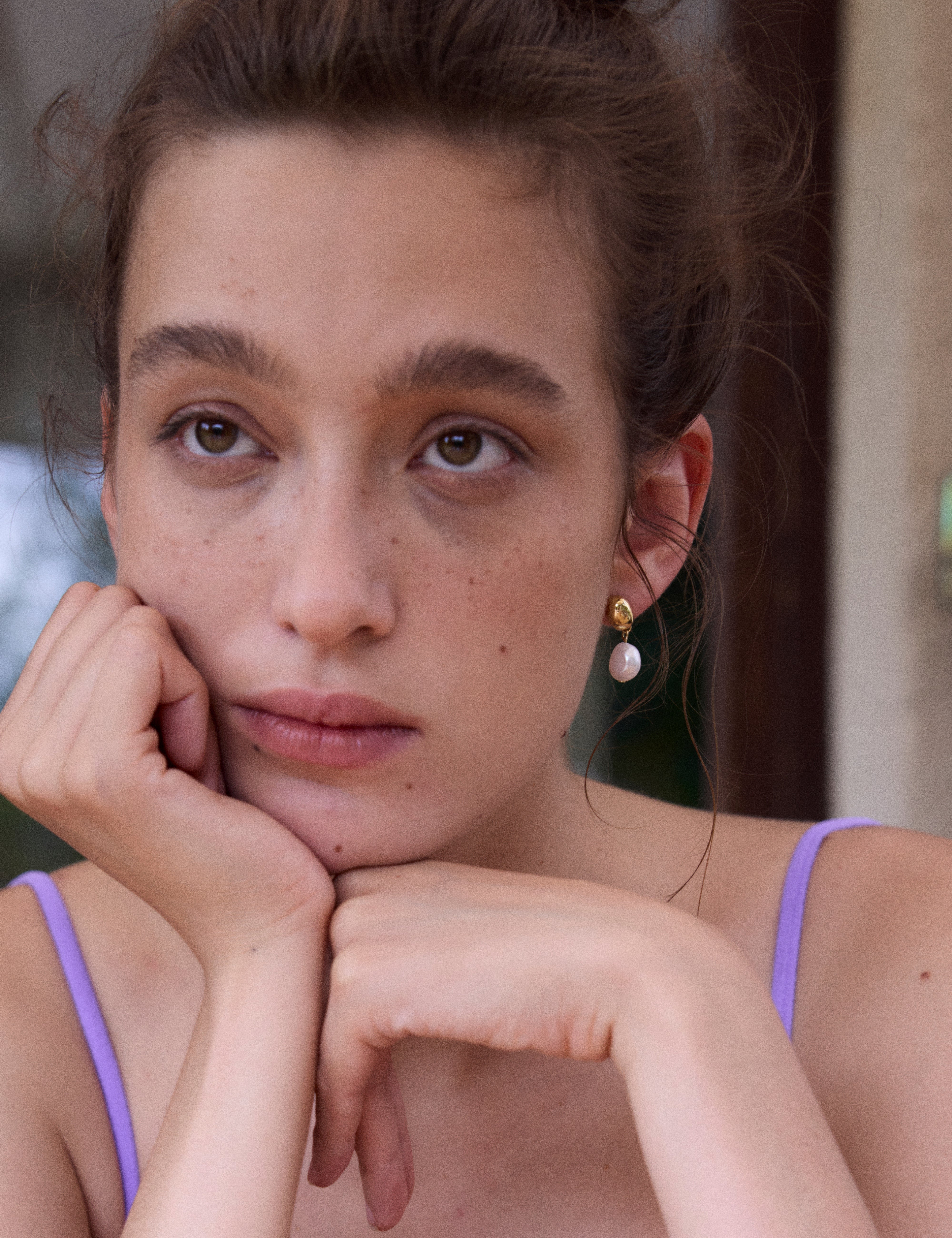 louise-damas-boucles-la-perle-perle-dor-e-moul-e-et-perle-d-eau-douce-naturelle image 4