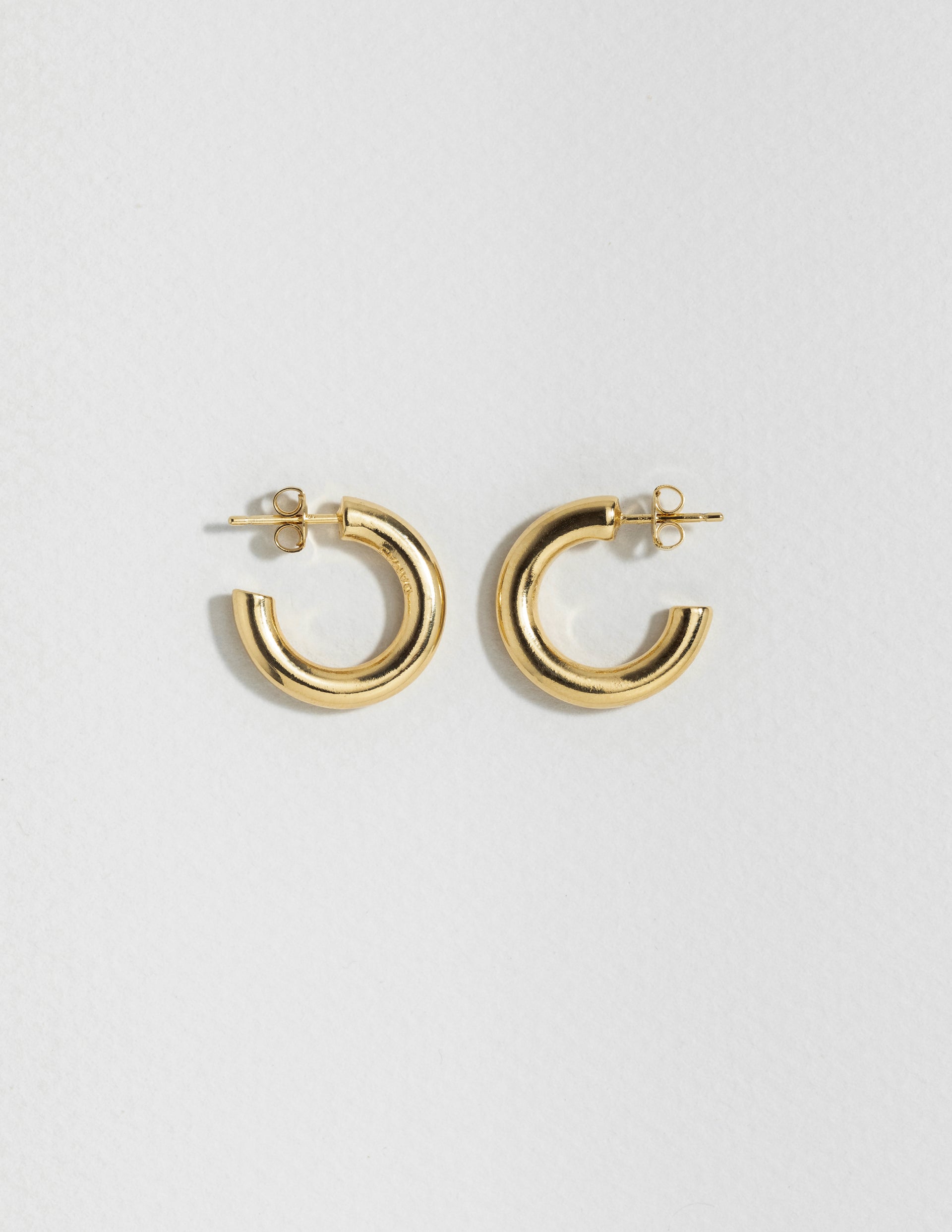 louise-damas-cr-oles-le-poli-cr-oles-minimalistes-poli-miroir image 1