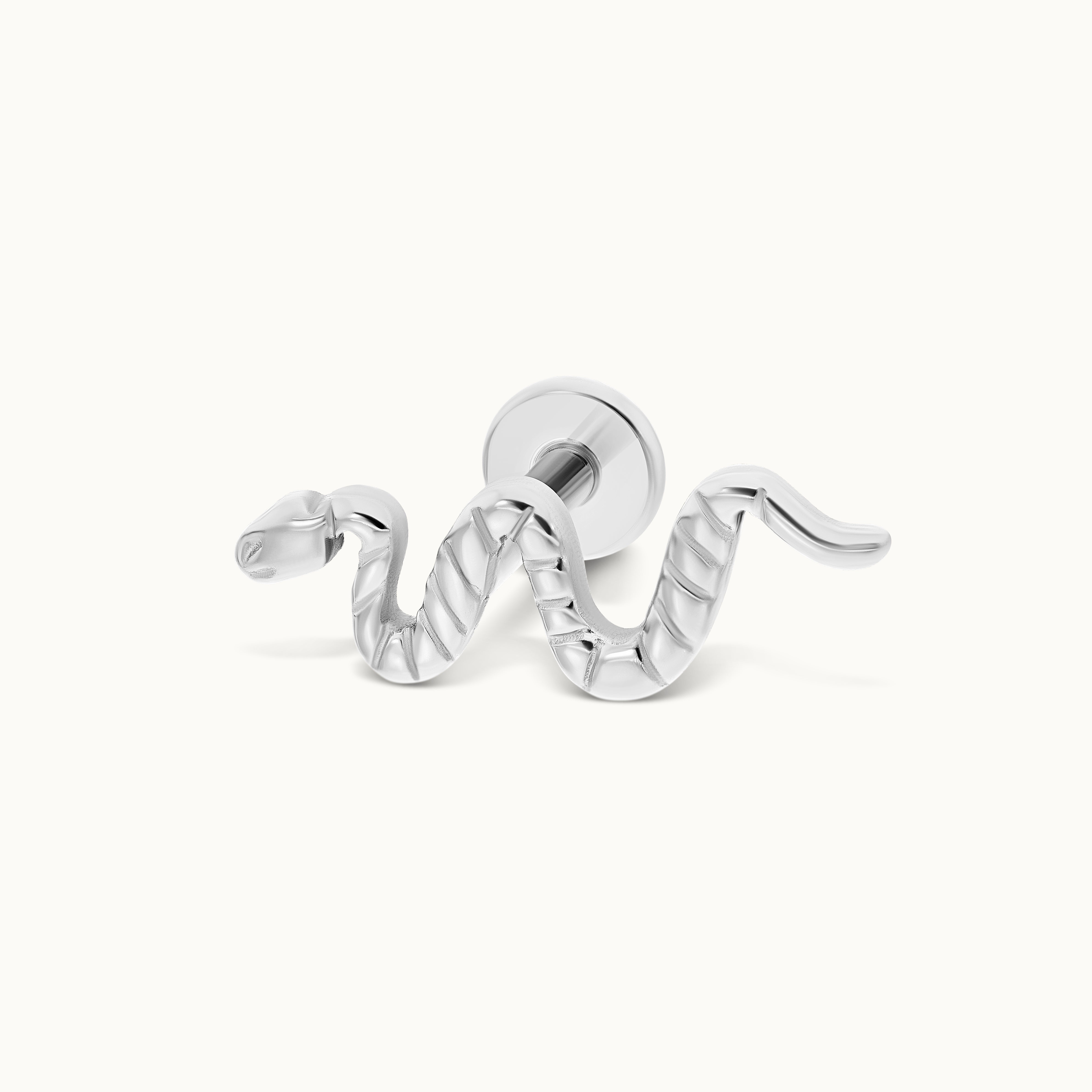 obsidian-piercing-serpent-barre-titane-vissage-interne-poli-miroir-motif-serpent image 4