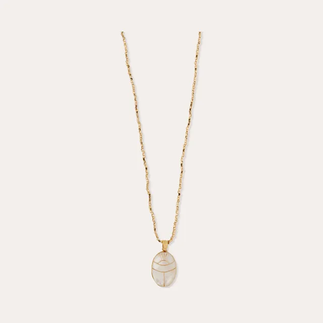 gas-bijoux-sautoir-lucky-scarab-e-nacre-blanche-perles-dor-es-facettes image 1