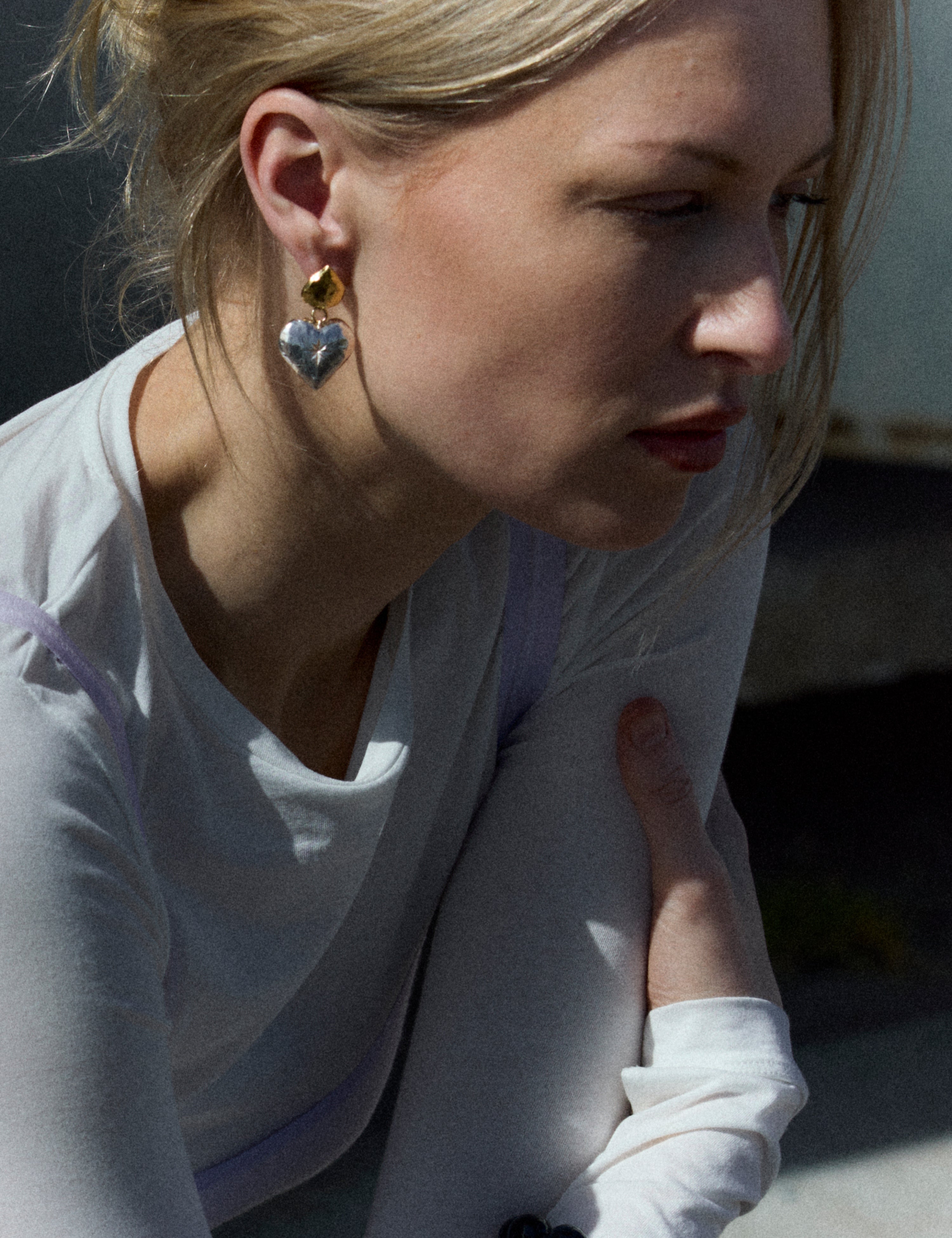 louise-damas-boucles-la-double-boucles-longues-deux-c-urs-articul-s-dor-et-argen image 2