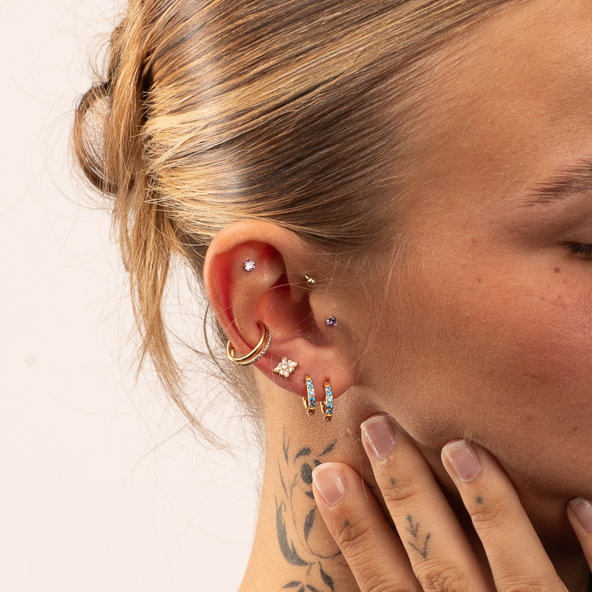 obsidian-piercing-myosotis-embout-piercing-titane-fleur-marquise image 3