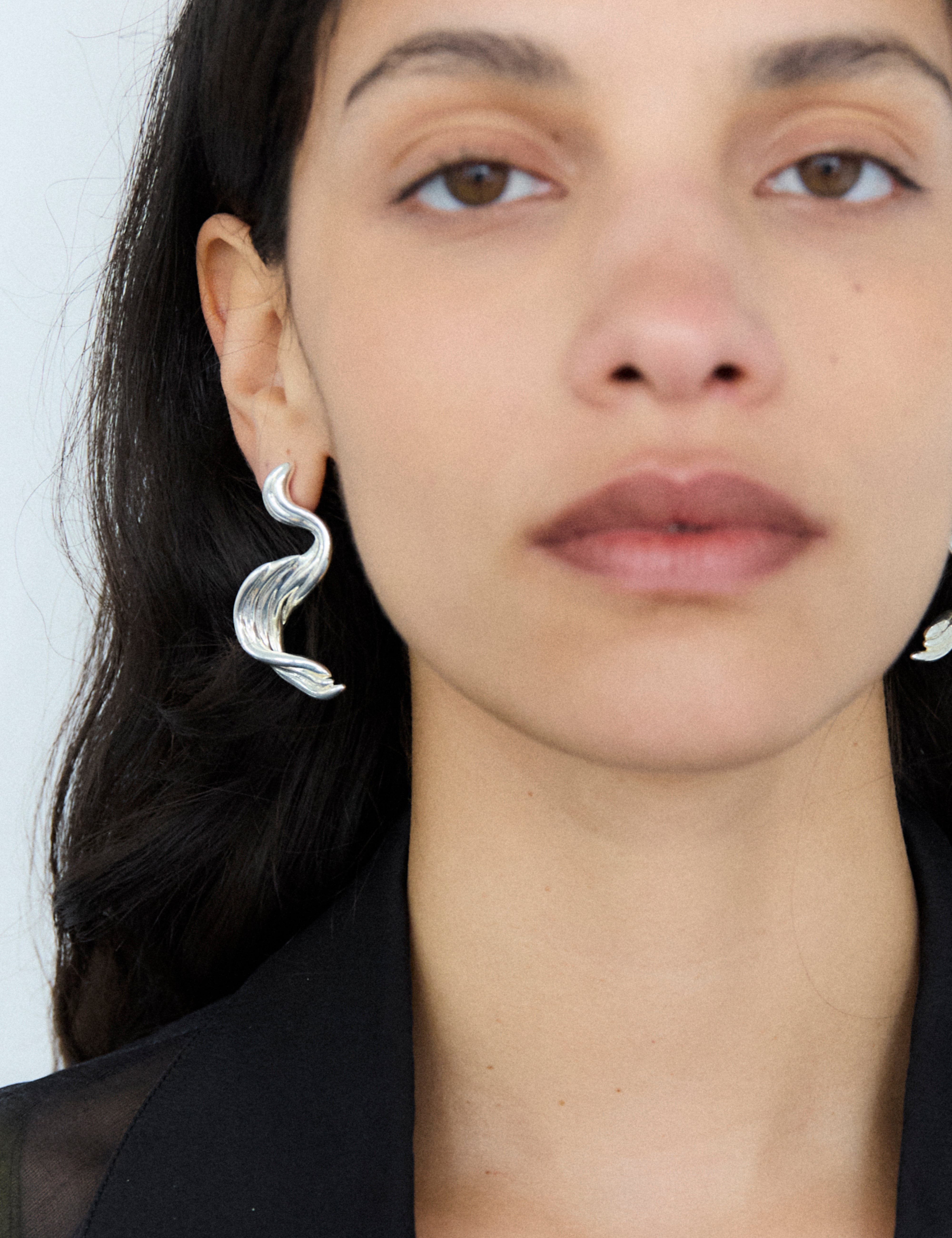 louise-damas-boucles-le-sillage-boucles-sculpt-es-ondulantes image 7