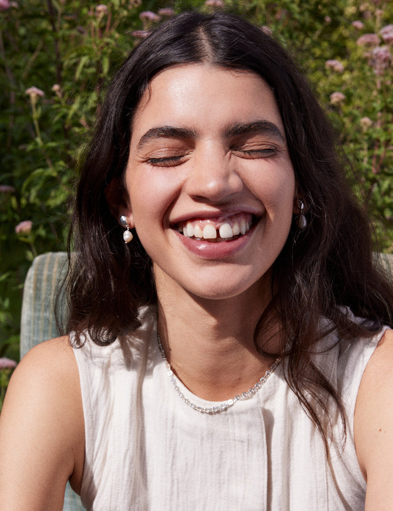 louise-damas-boucles-la-perle-perles-de-nacre-moul-es-et-perles-d-eau-douce-natu image 4