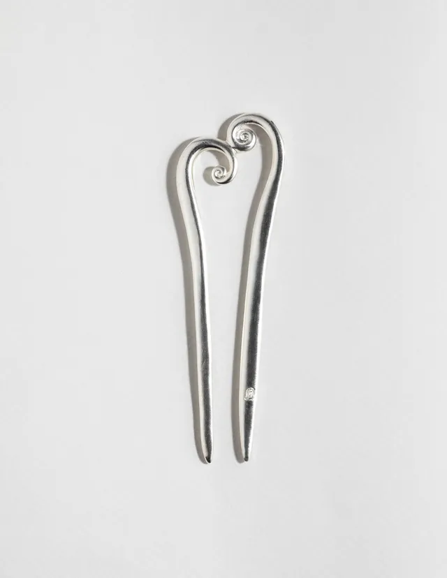 louise-damas-pic-cheveux-les-volutes-pic-sculpt-volutes-enroul-es image 1