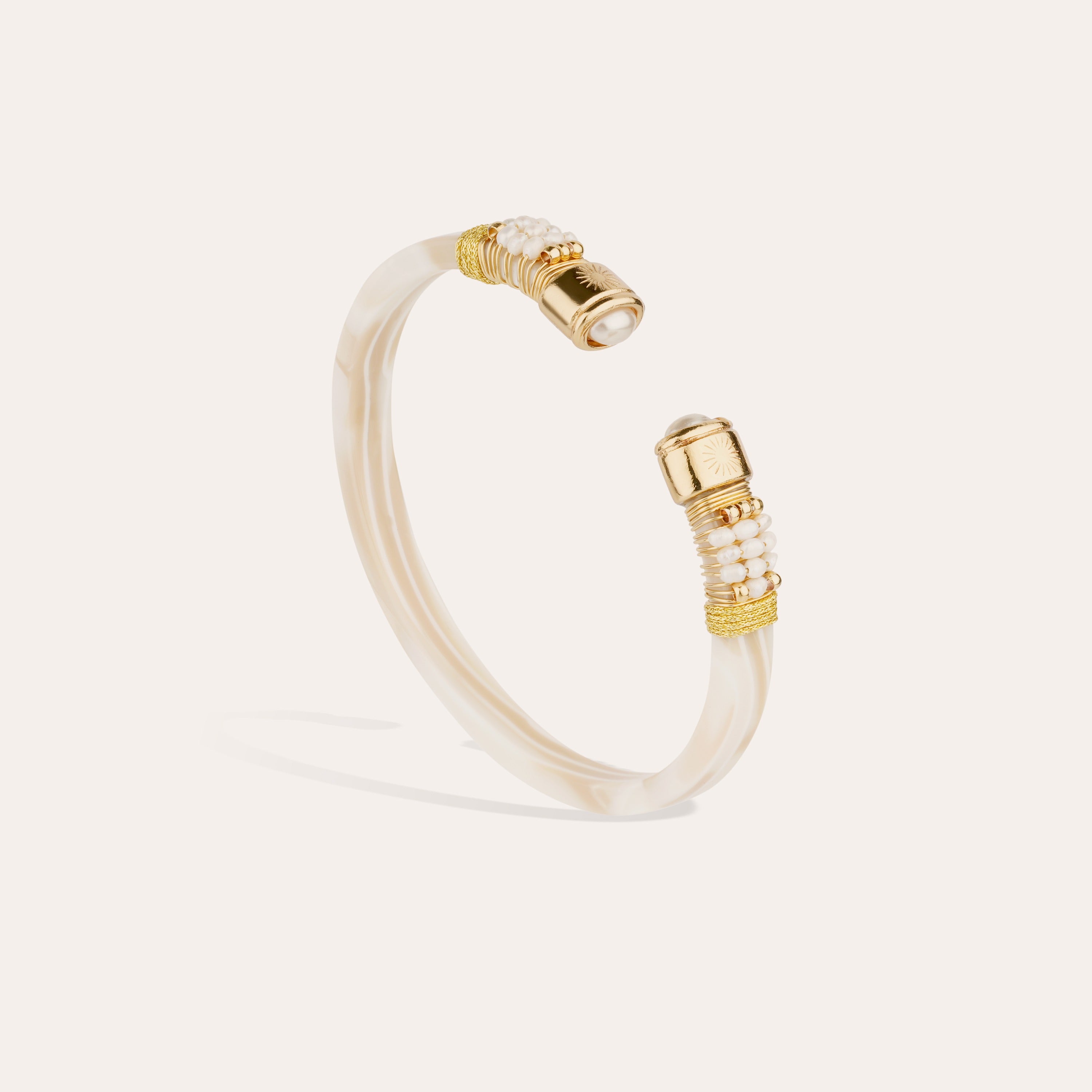 gas-bijoux-sarina-ac-tate-dor-bracelet-jonc-fin-emball-de-tissu-ivoire-avec-cabo image 3