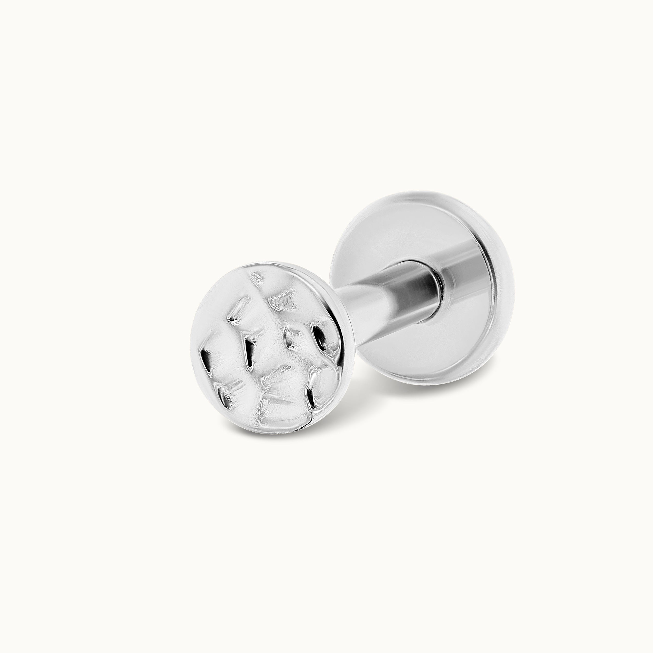 obsidian-piercing-disque-martel-labret-titane-vissage-interne-relief-martel-trag image 3