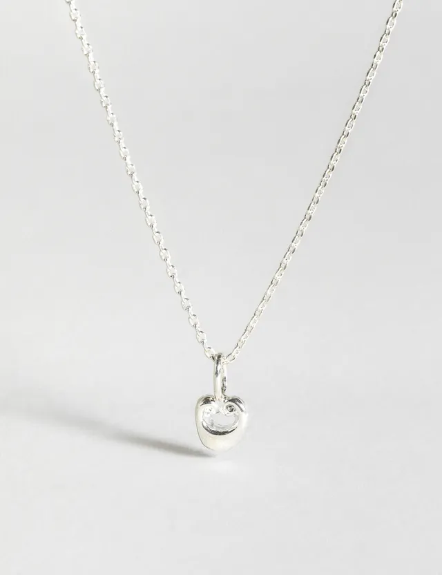louise-damas-collier-le-minuscule-petit-pendentif-ajour-volutes-sur-cha-ne-fine image 1