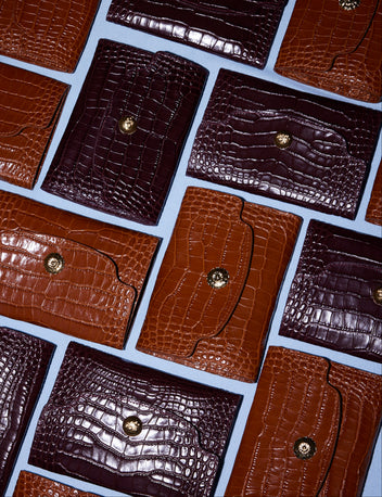 louise-damas-l-tui-tui-bijoux-en-cuir-emboss-croco-couleur-prune image 4