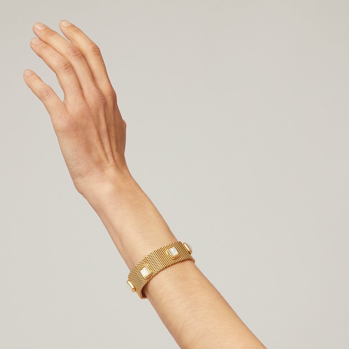 gas-bijoux-bracelet-totem-pierre-grand-mod-le-dor-nacre-blanche image 2