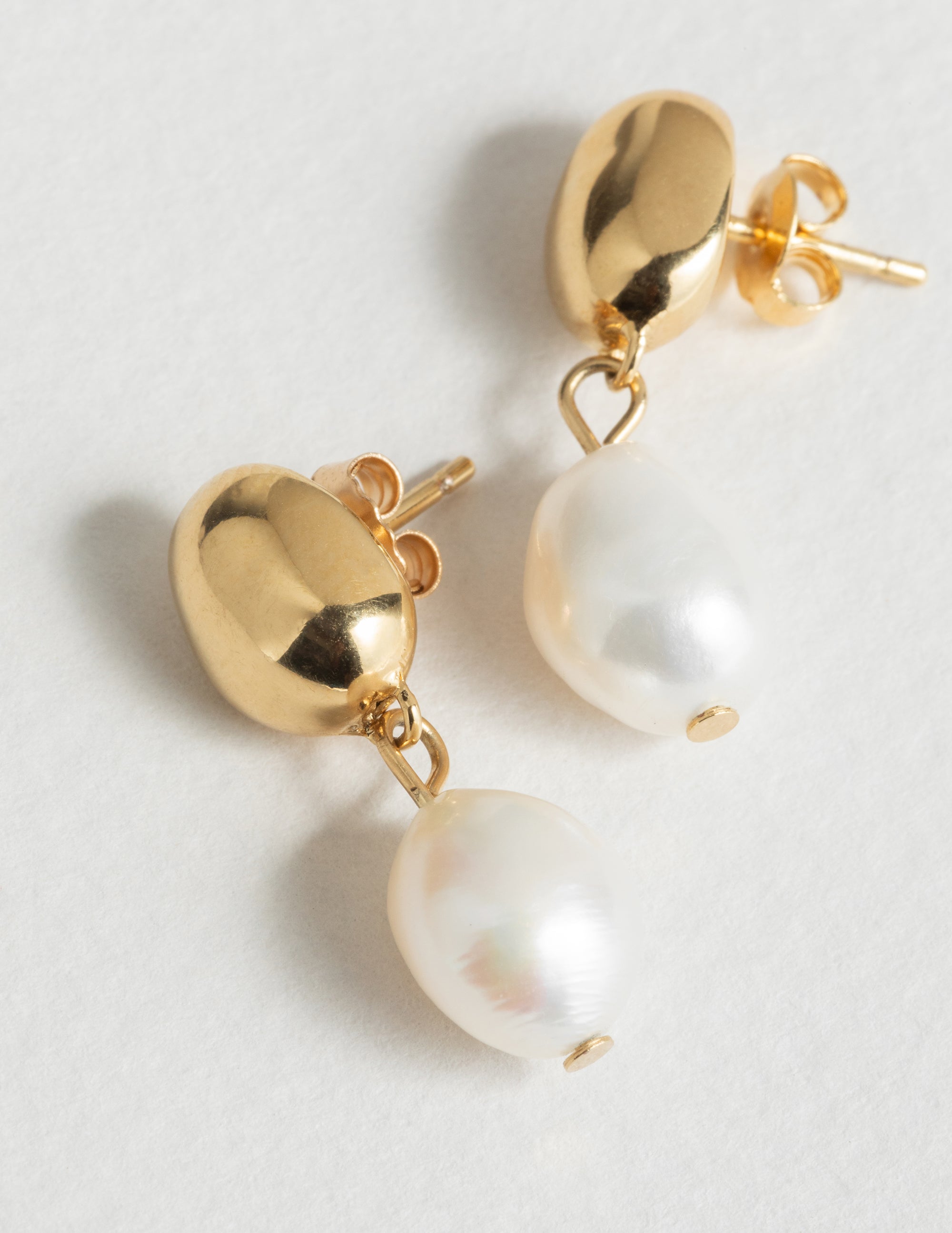 louise-damas-boucles-la-perle-perle-dor-e-moul-e-et-perle-d-eau-douce-naturelle image 6