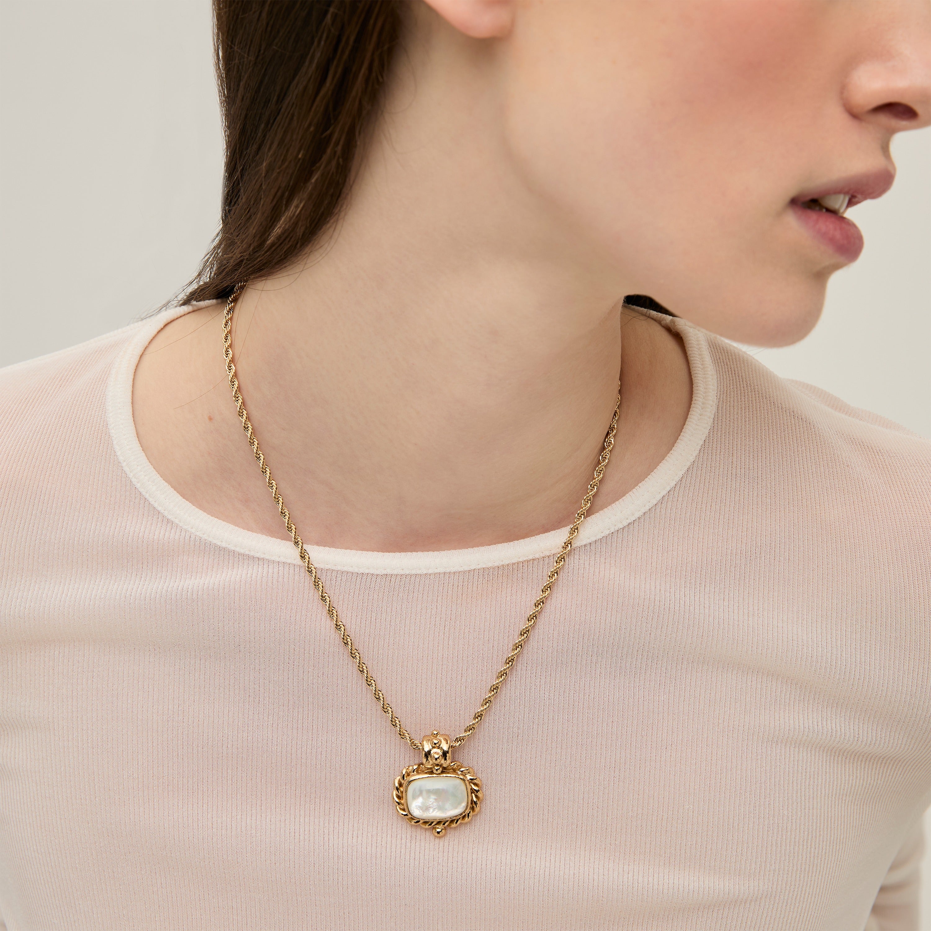 gas-bijoux-collier-amarante-dor-nacre-blanche image 2