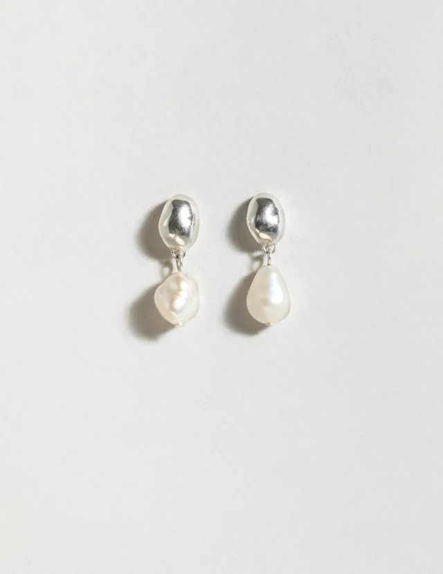 louise-damas-boucles-la-perle-perles-de-nacre-moul-es-et-perles-d-eau-douce-natu image 1