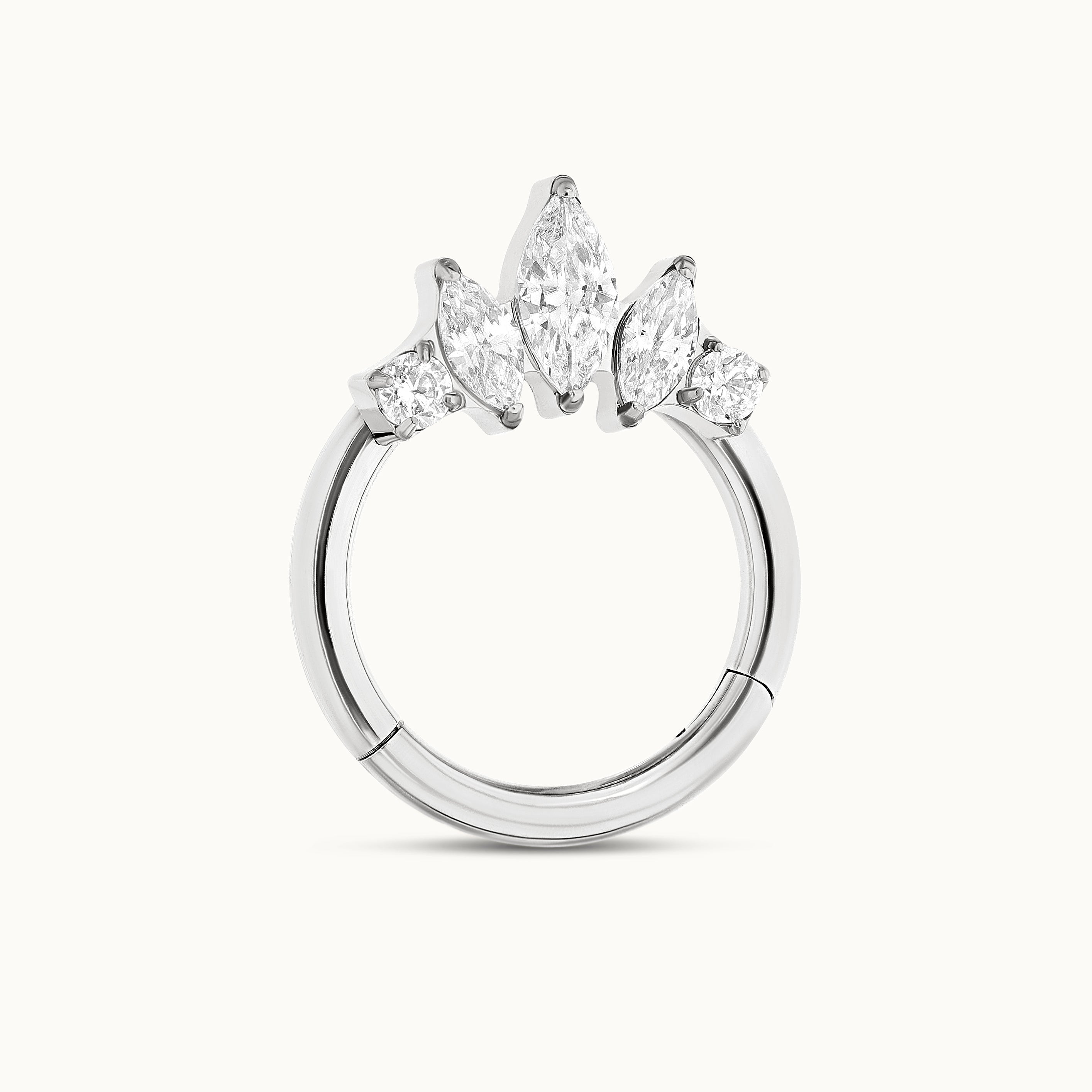 obsidian-piercing-zarijan-anneau-clicker-titane-zircones-daith-septum image 2
