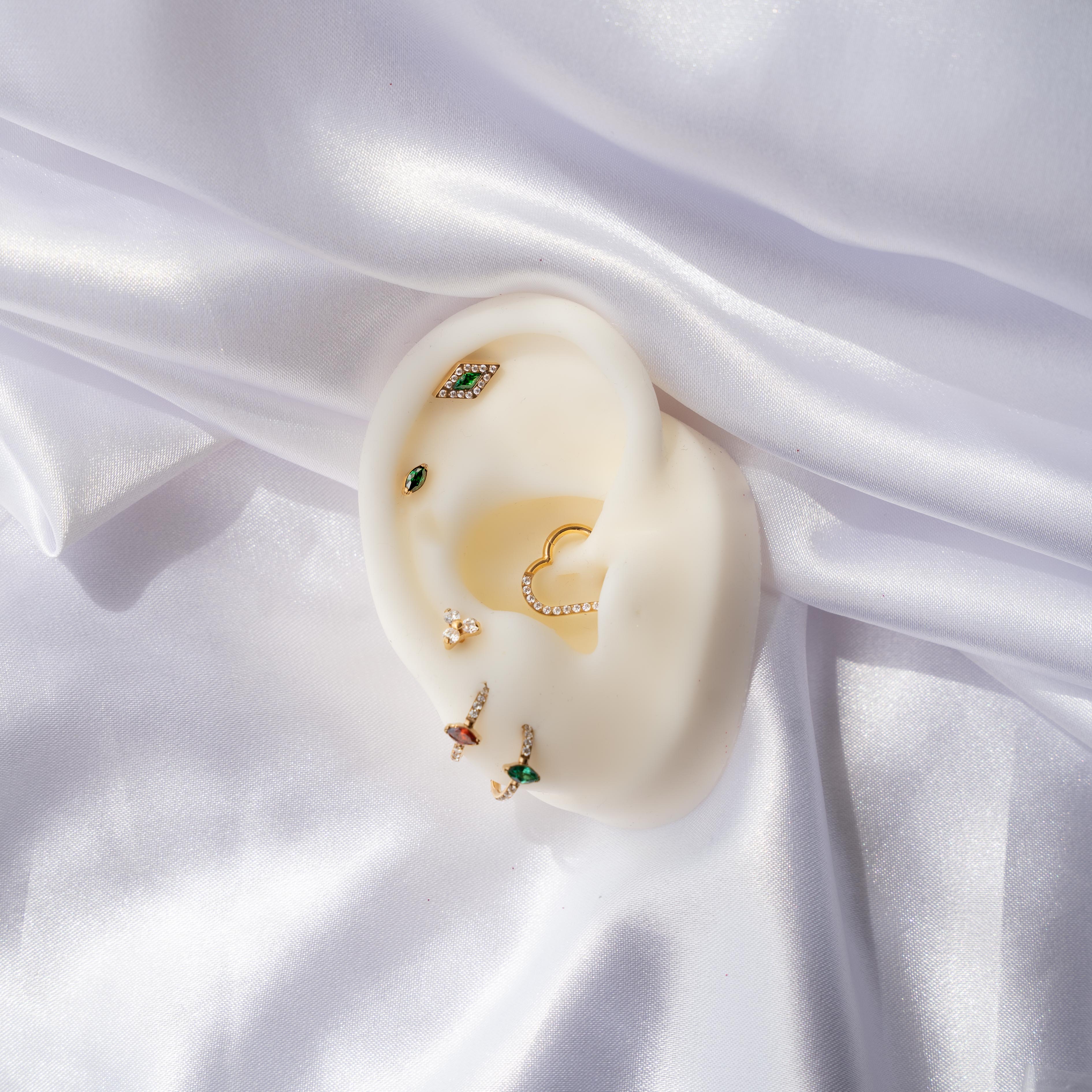 obsidian-piercing-iris-mermaid-labret-vissage-interne-titane-pvd-gold-zirconium- image 4