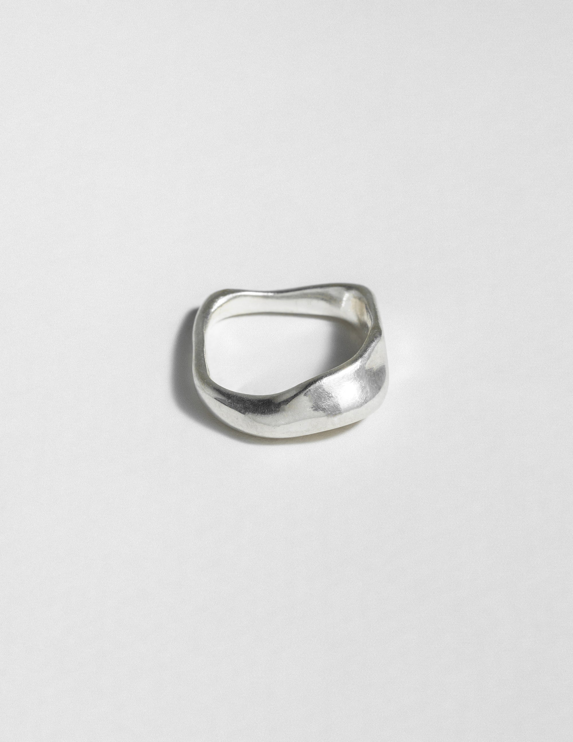 louise-damas-bague-l-irr-guli-re-bague-large-silhouette-irr-guli-re image 1
