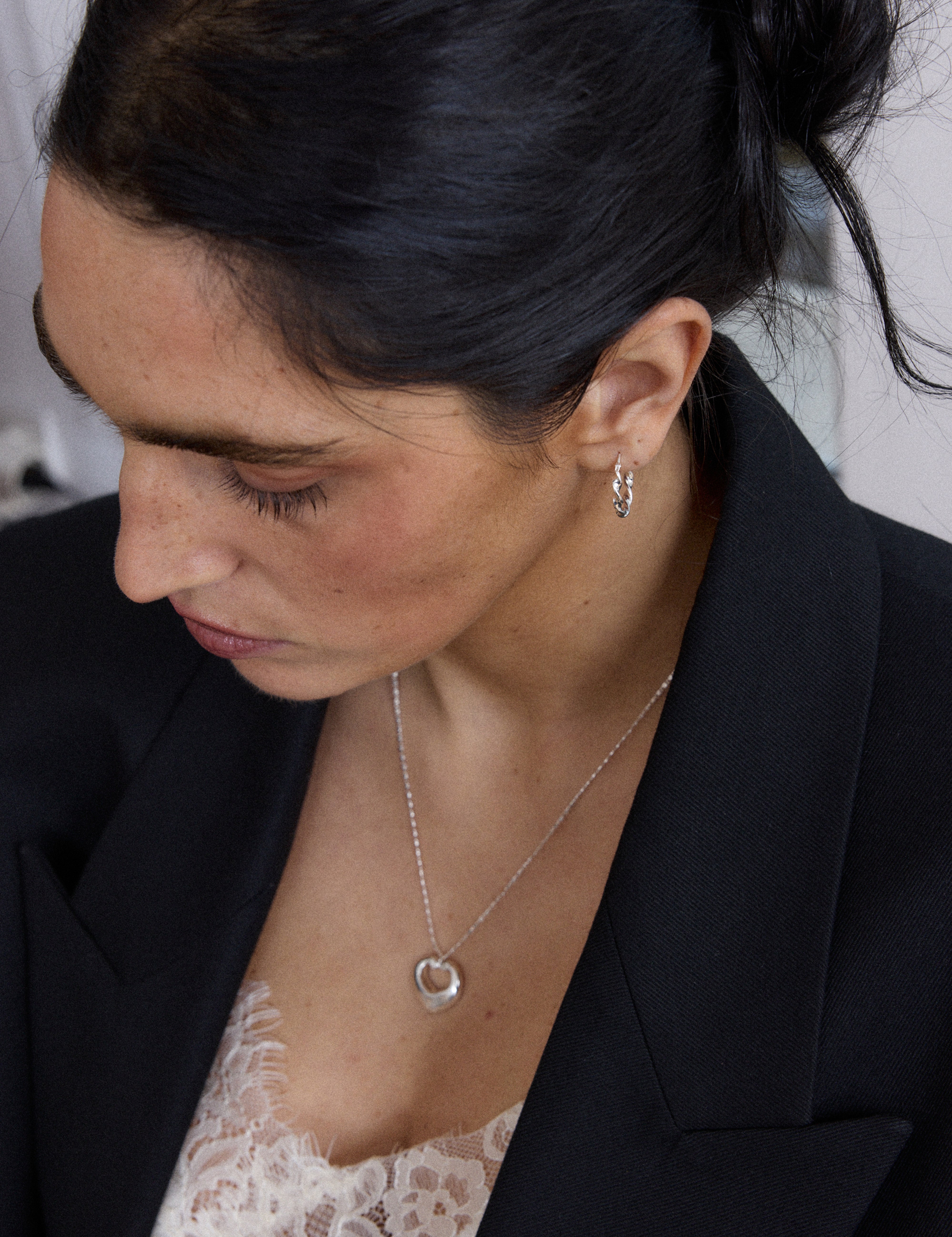 louise-damas-collier-les-volutes image 4