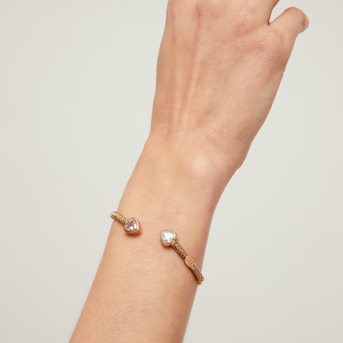 gas-bijoux-bracelet-jonc-duality-amore-strass-dor-jonc-dor-l-or-fin-c-urs-grav-s image 3