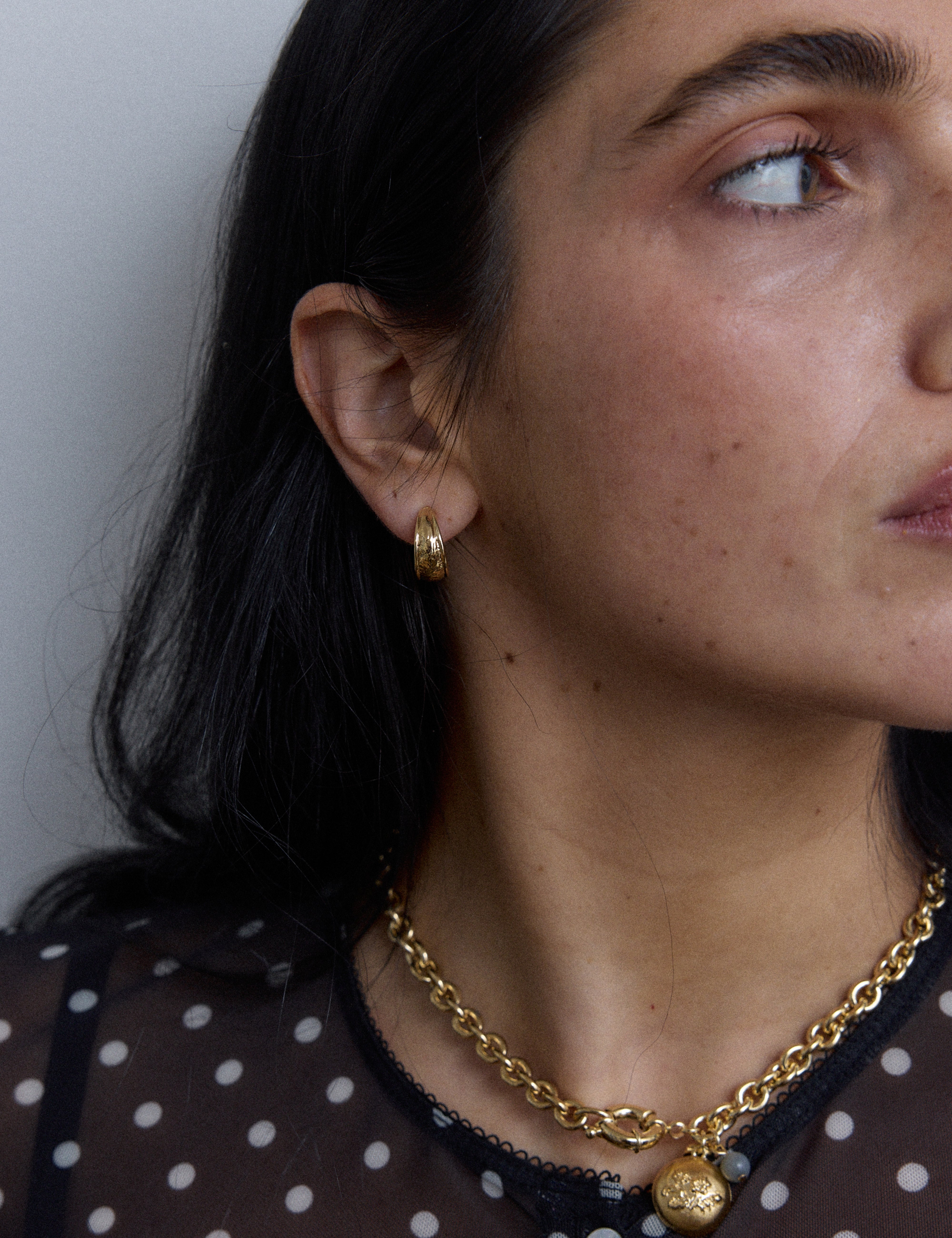 louise-damas-collier-la-couture-labradorite image 4