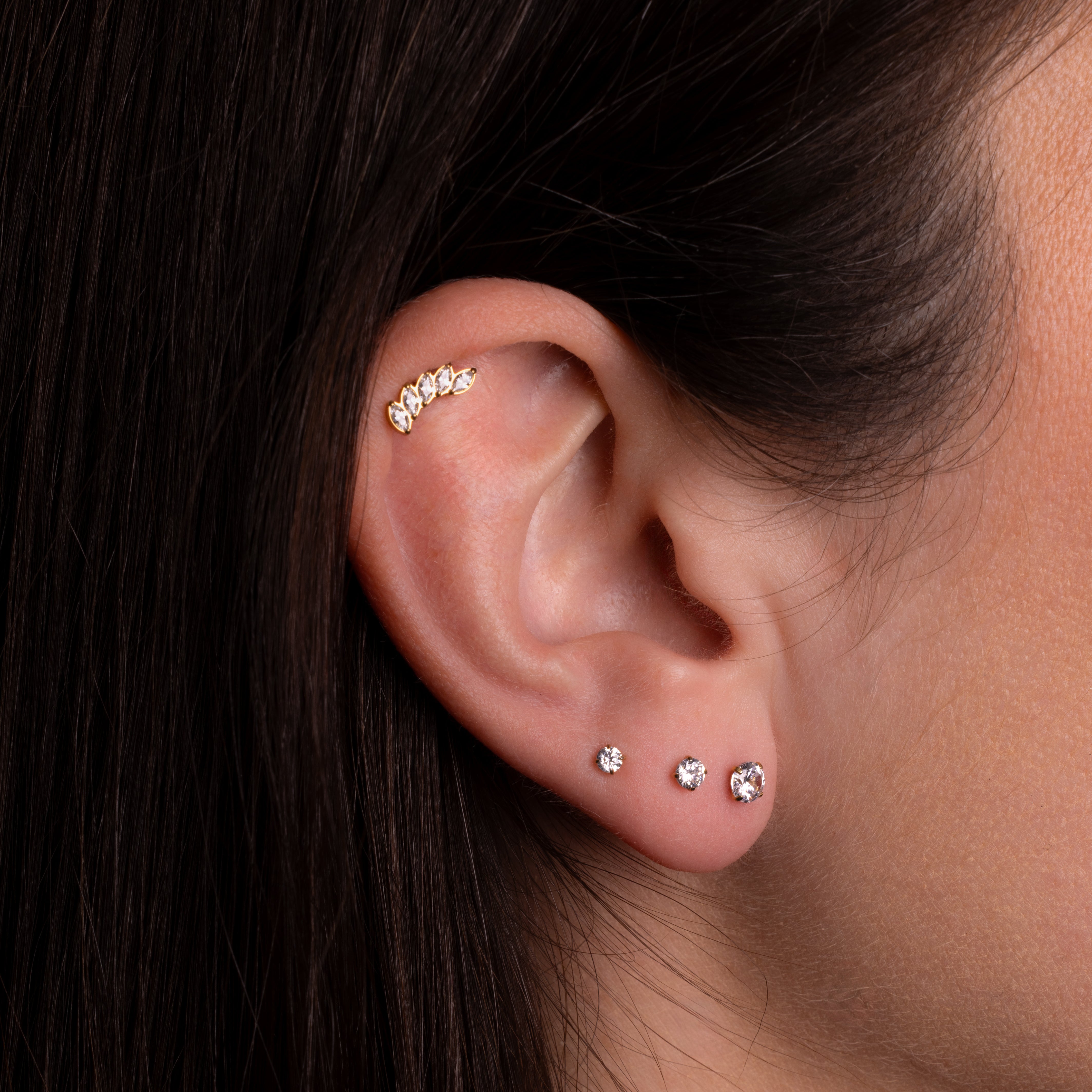 obsidian-piercing-sterope-labret-titane-grade-implantable-5-cristaux-marquise-en image 2