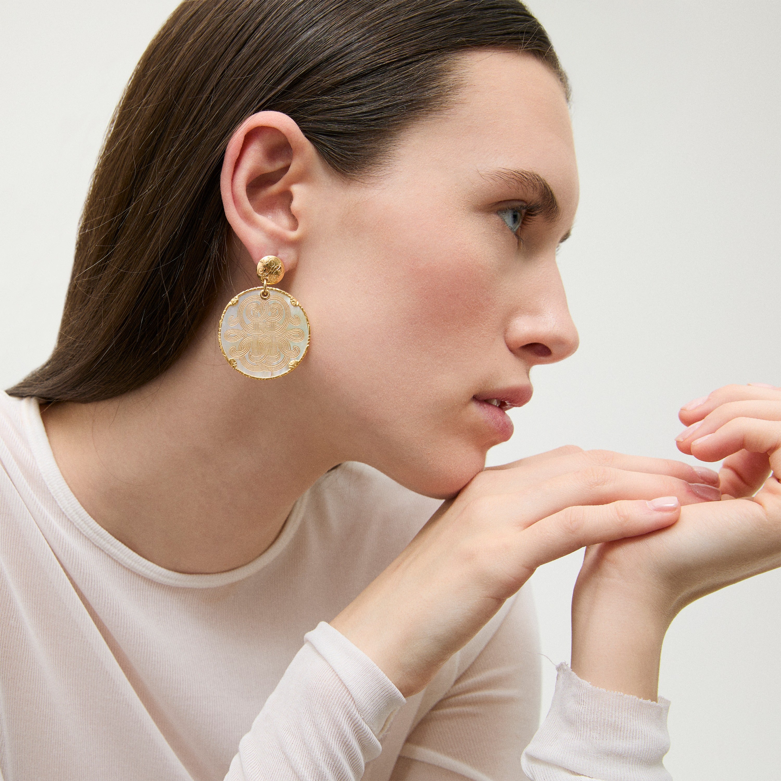 gas-bijoux-boucles-d-oreilles-sun-diva-grand-mod-le-nacre-blanche image 2