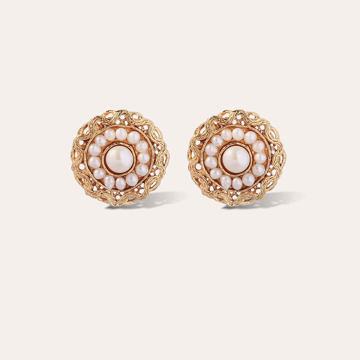 gas-bijoux-leonie-boucles-d-oreilles-puces-dor-es-perles-de-culture image 1
