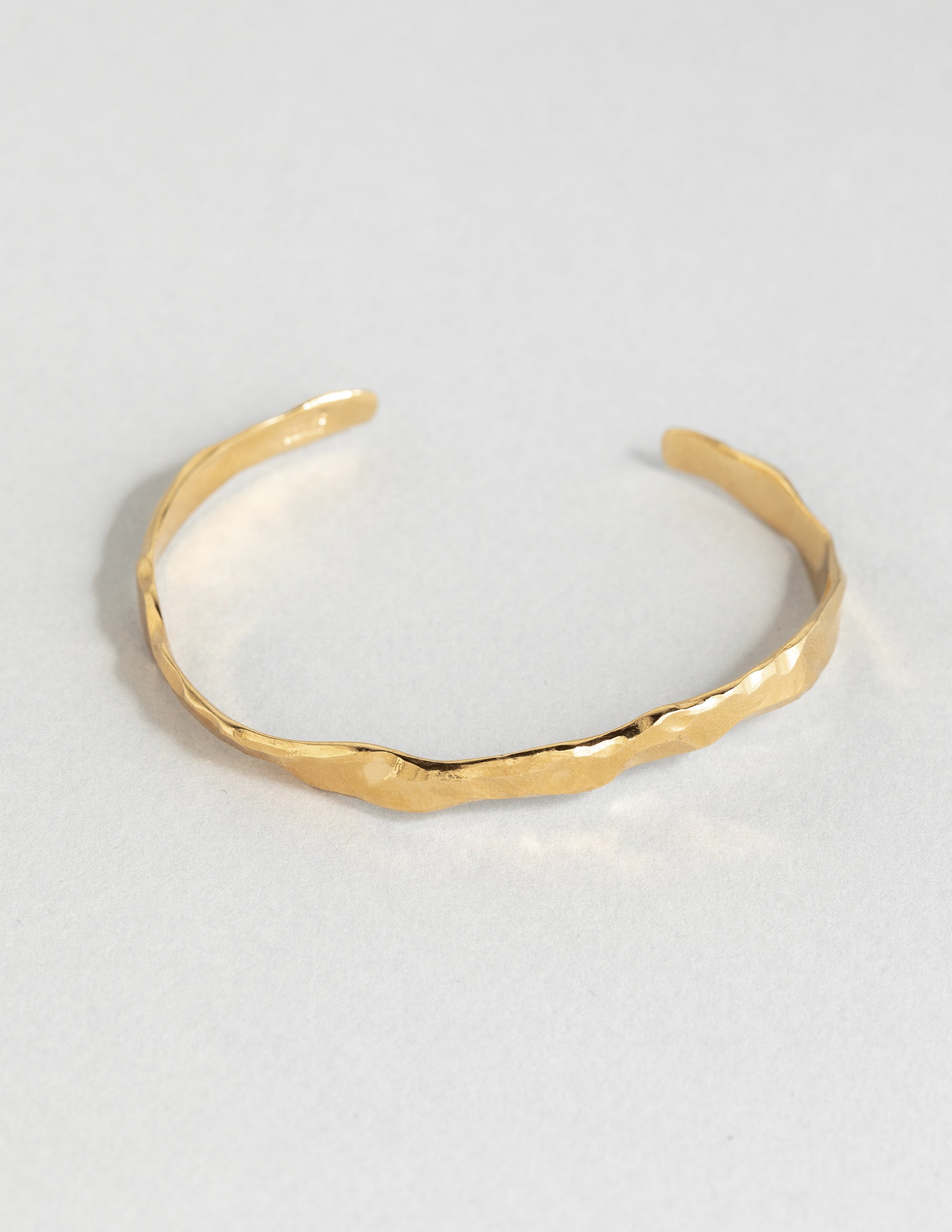 louise-damas-bracelet-le-martel-jonc-en-fil-plat-martel image 1