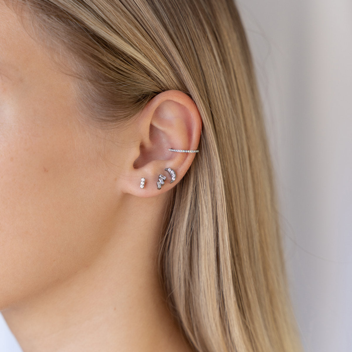 obsidian-piercing-lingot-zircon-labret-titane-3-zircons-align-s image 4