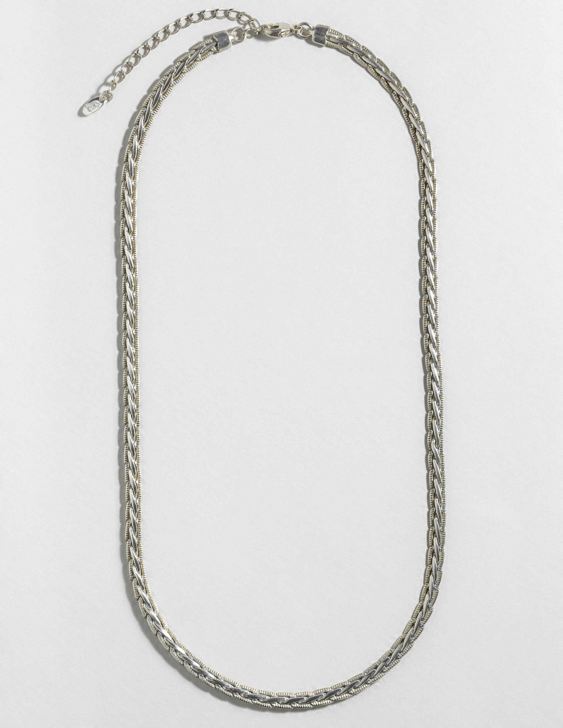 louise-damas-collier-la-tresse-collier-maille-plate-tress-e-fini-cisel image 1