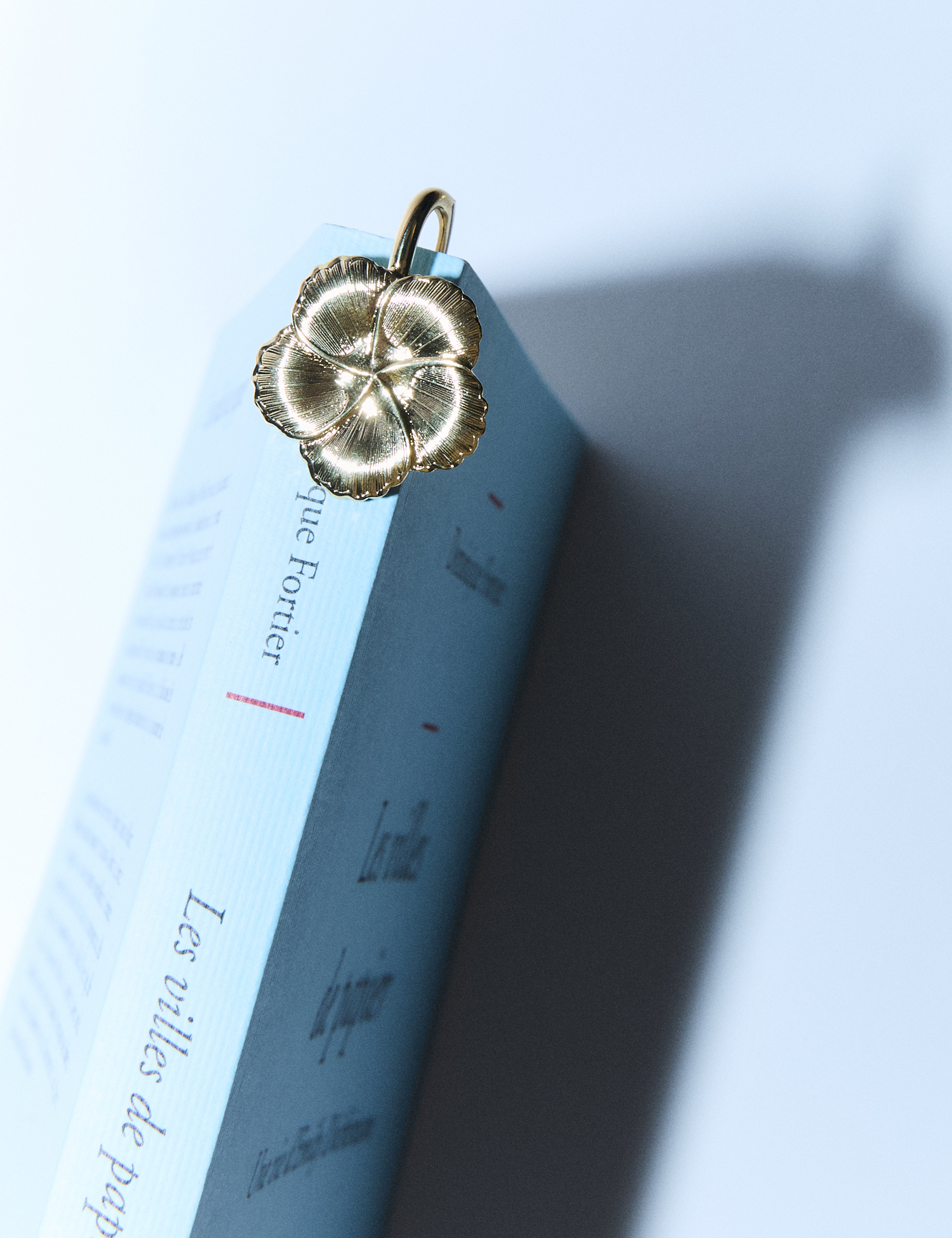 louise-damas-marque-page-la-fleur-accessoire-fleur-sculpt-e image 2