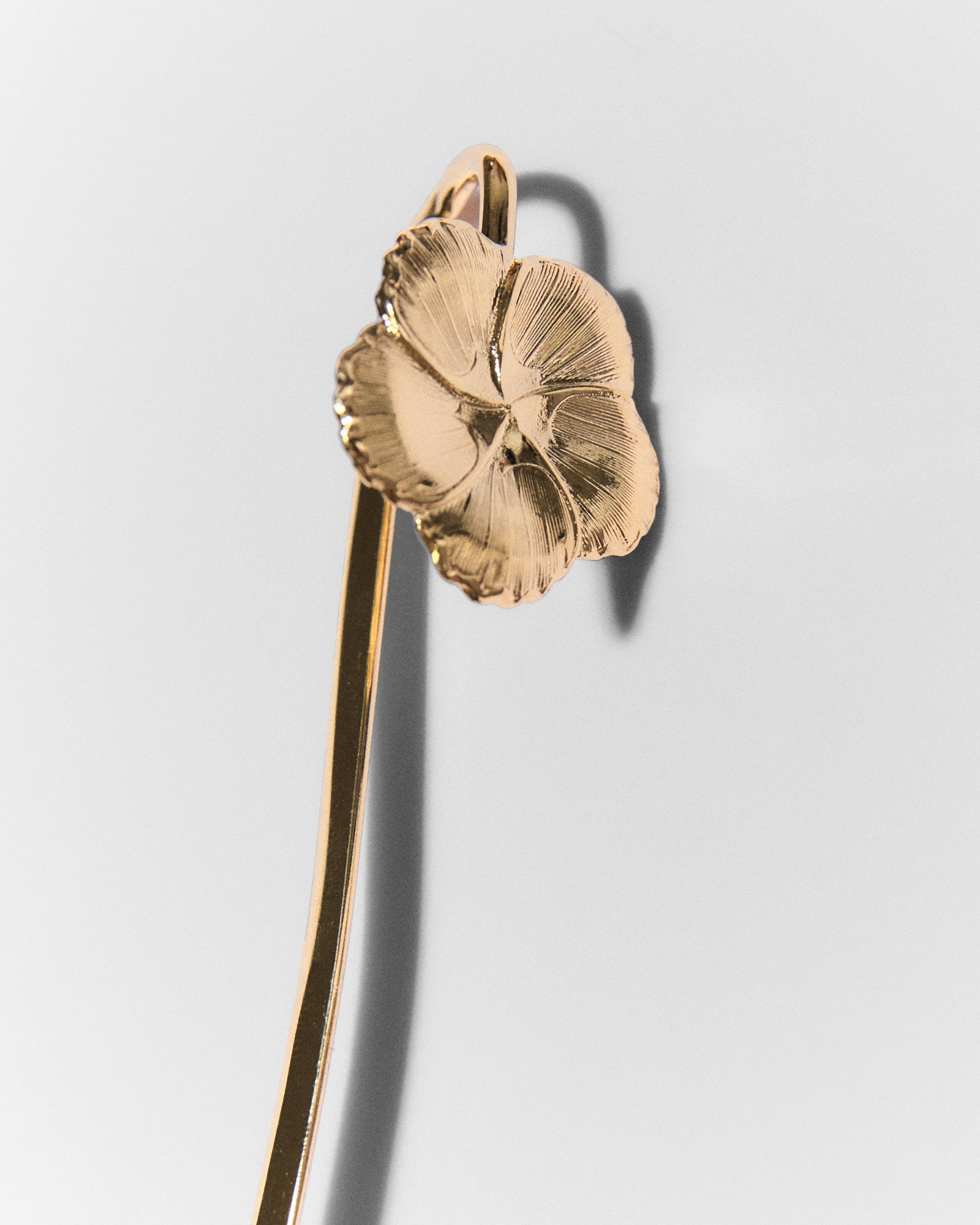 louise-damas-marque-page-la-fleur-accessoire-fleur-sculpt-e image 3