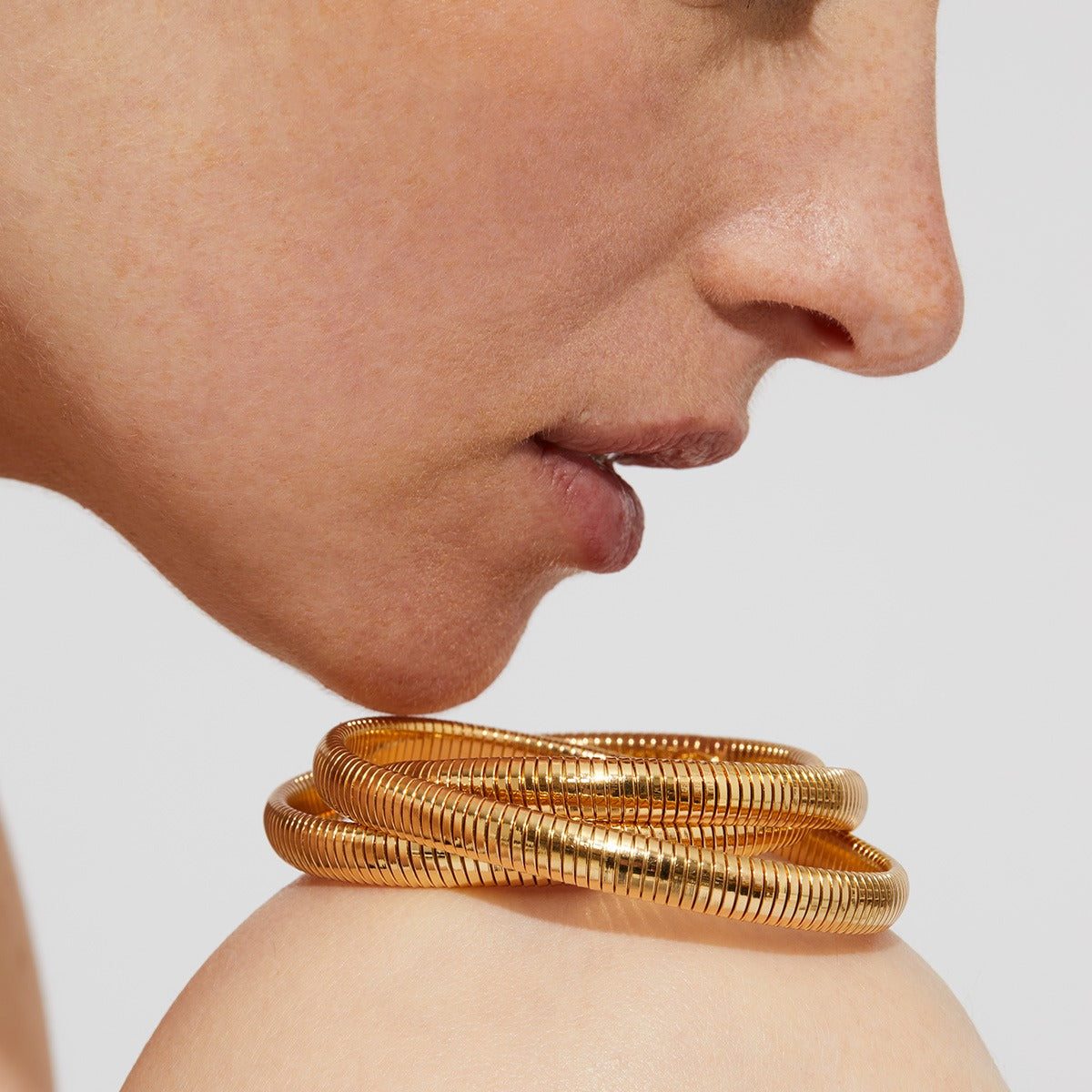 gas-bijoux-bracelet-infinity-trois-rangs-petit-mod-le-dor-tubogas image 3