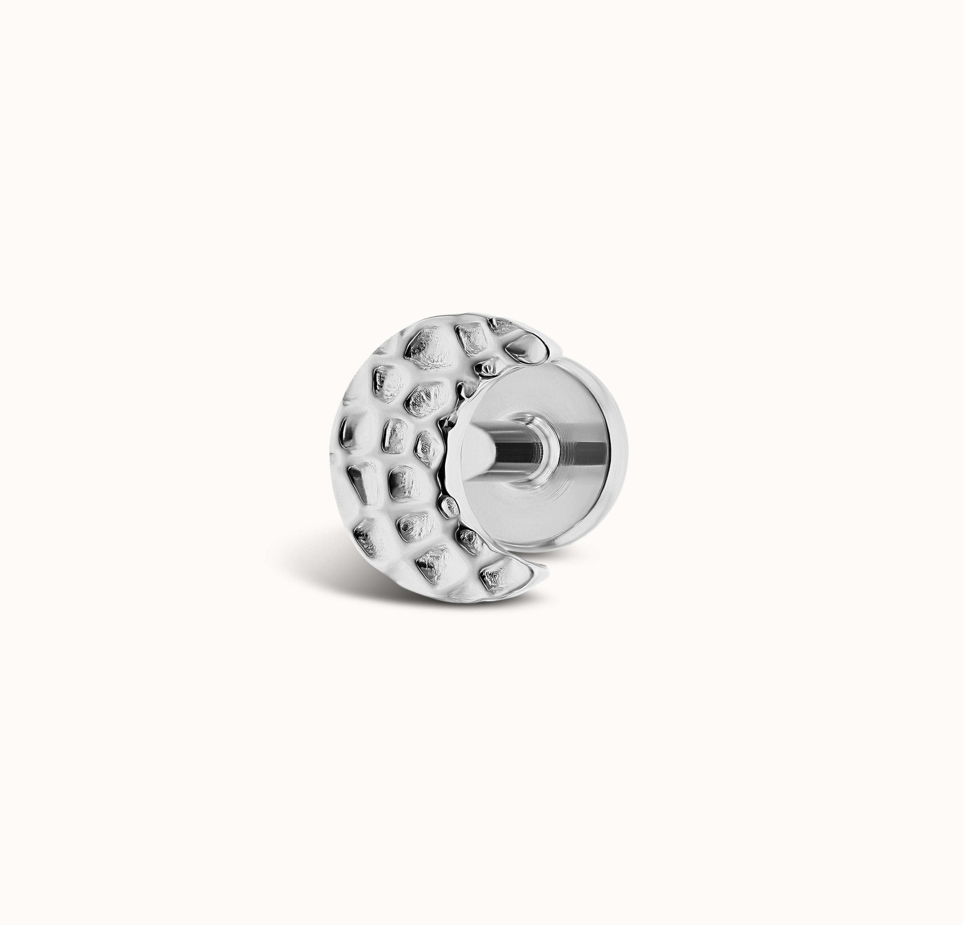 obsidian-piercing-lune-martel-e-labret-titane-vissage-interne image 4