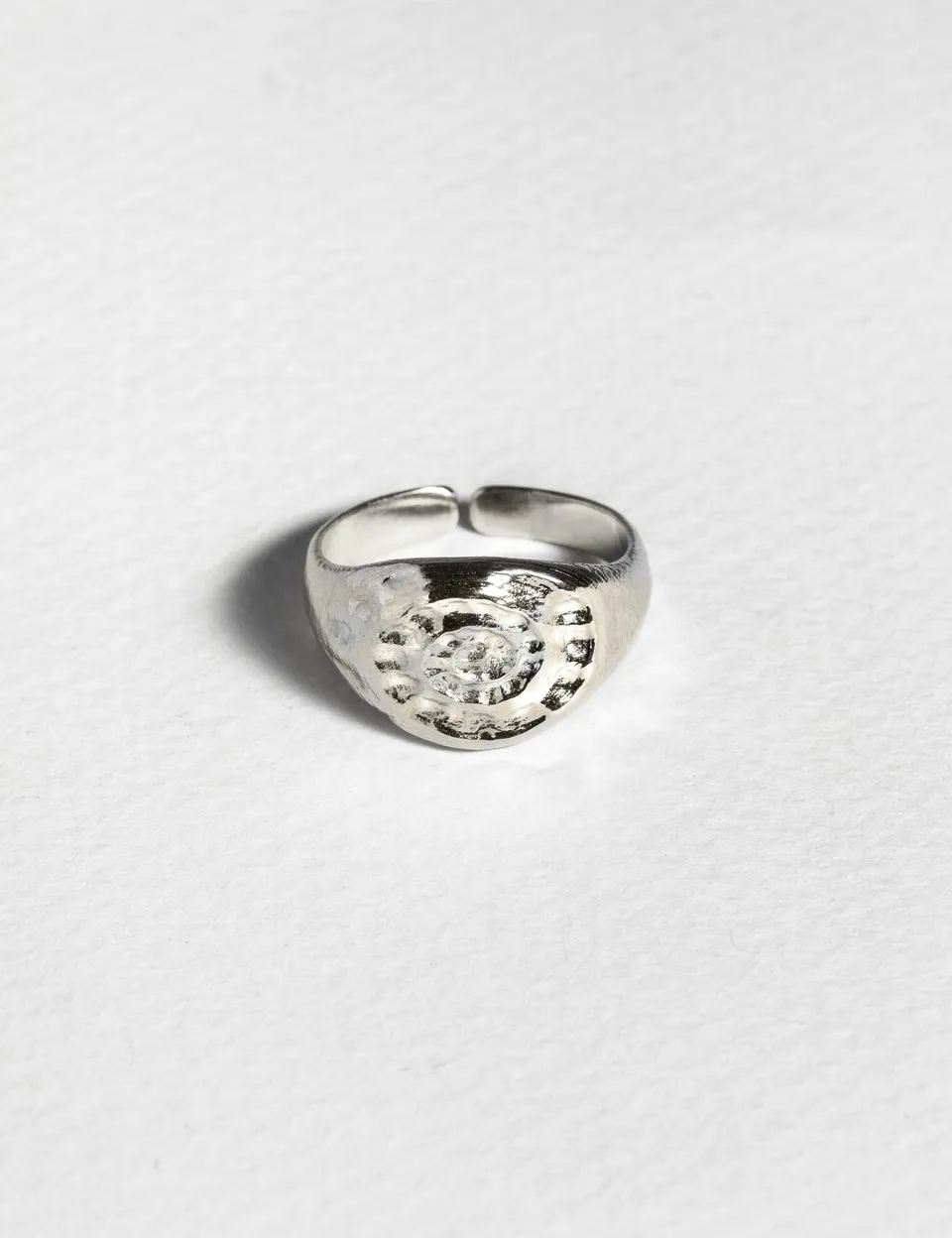 louise-damas-l-empreinte-bague-chevali-re-empreinte-fossile image 1