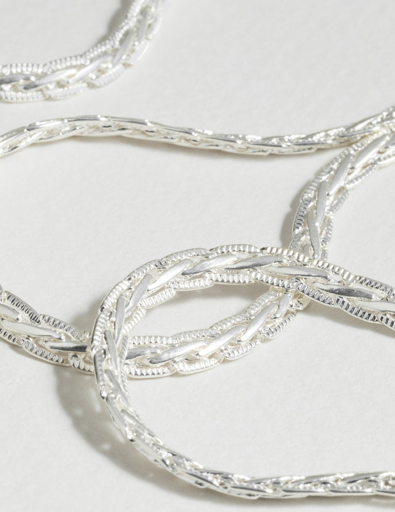 louise-damas-collier-la-tresse-collier-maille-plate-tress-e-fini-cisel image 4