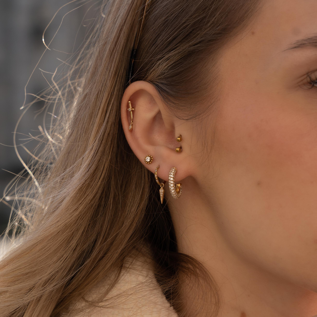 obsidian-piercing-monaco-boucles-d-oreilles-trois-rangs-cristaux image 3