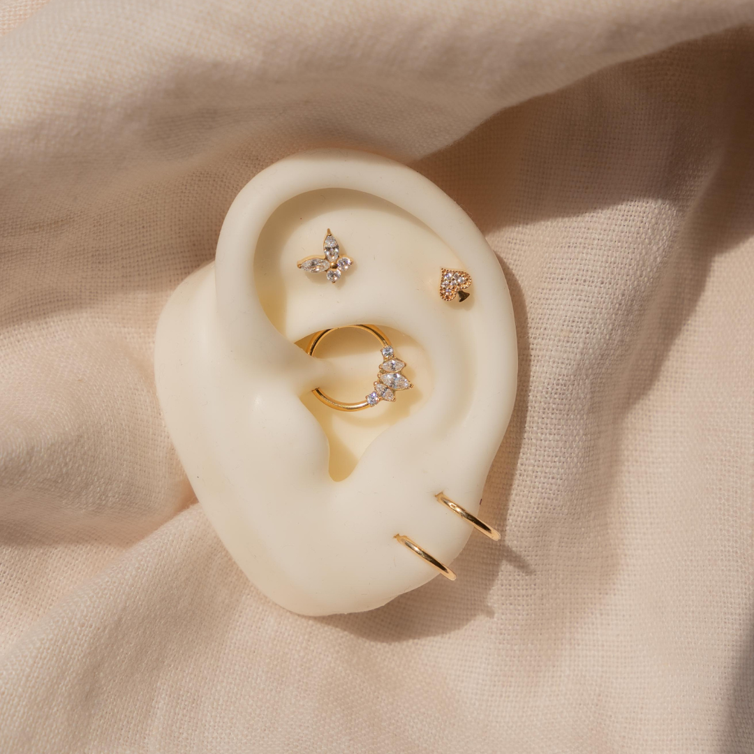 obsidian-piercing-butterfly-labret-titane-grade-implantable-4-zircons-pour-h-lix image 4