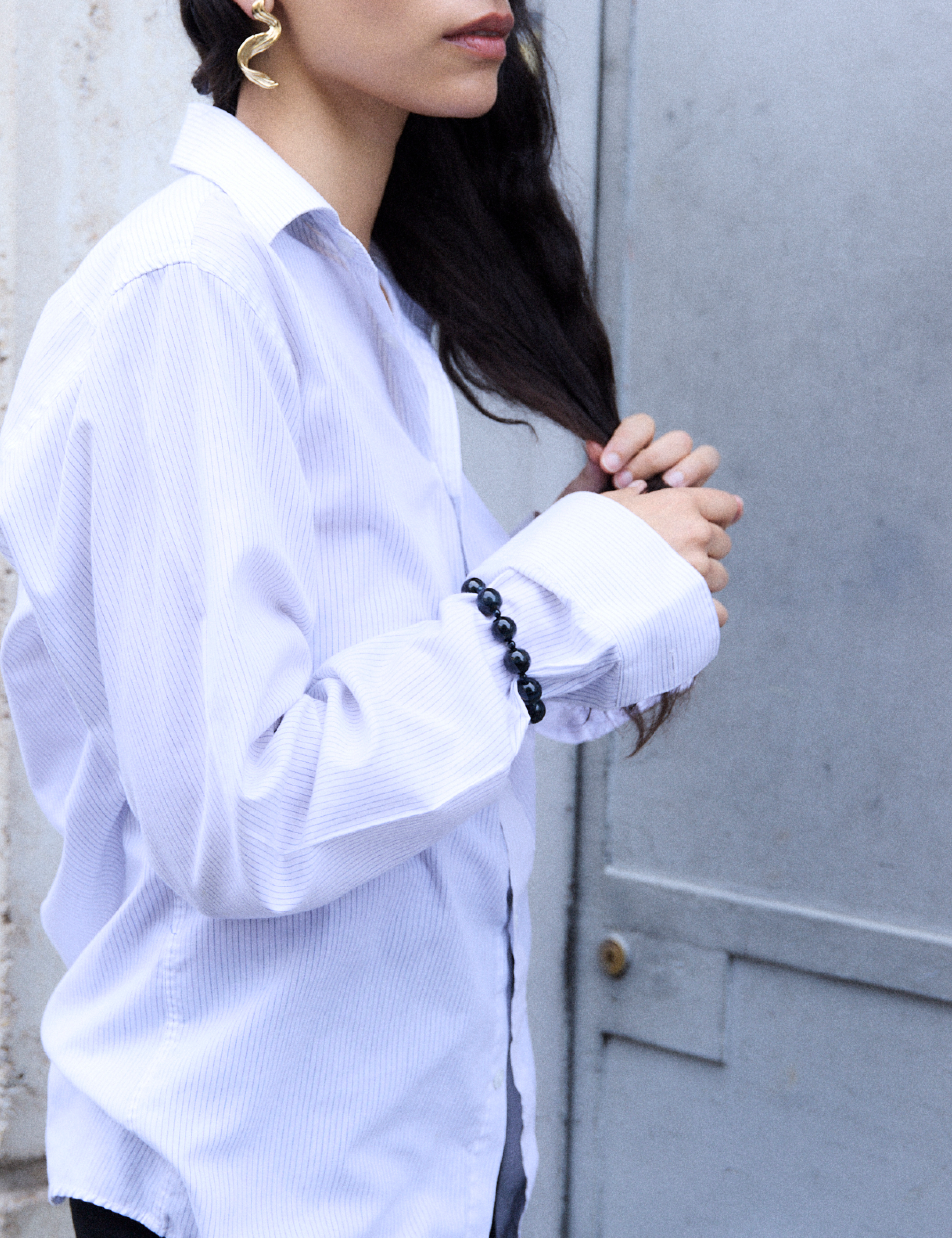 louise-damas-bracelet-le-bleu-bracelet-il-de-faucon-fermoir-n-ud image 2