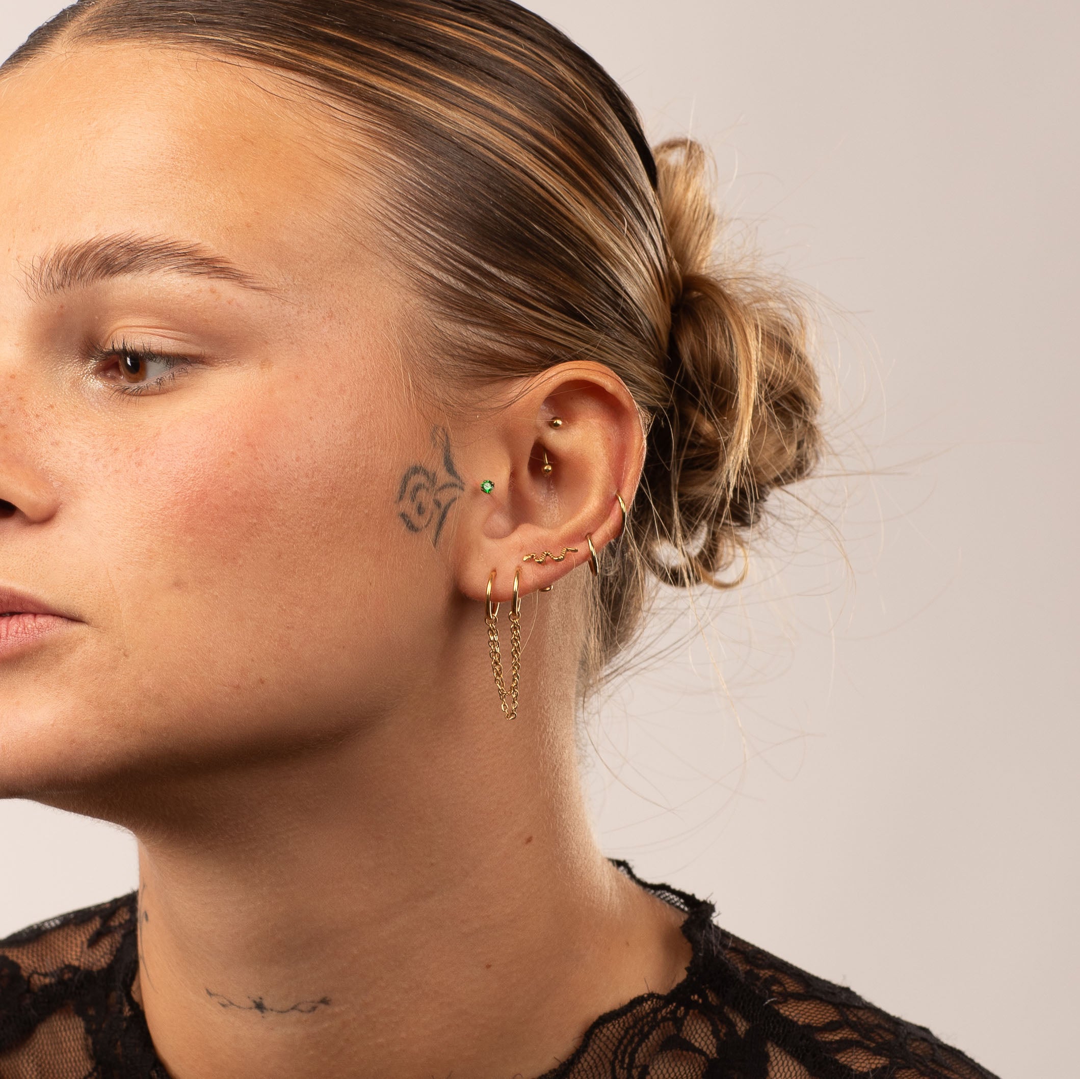 obsidian-piercing-t-te-griff-e-mermaid-zircon-titane-h-lix-tragus image 2