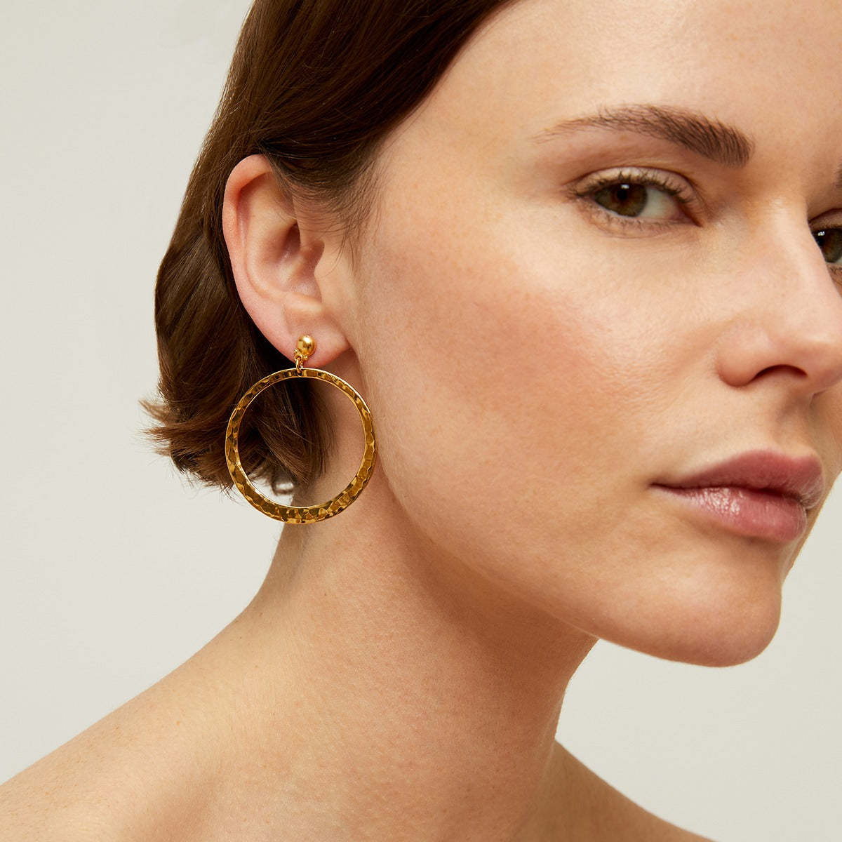 gas-bijoux-boucles-d-oreilles-mimi-petit-mod-le-dor-es-martel-es-la-main image 2